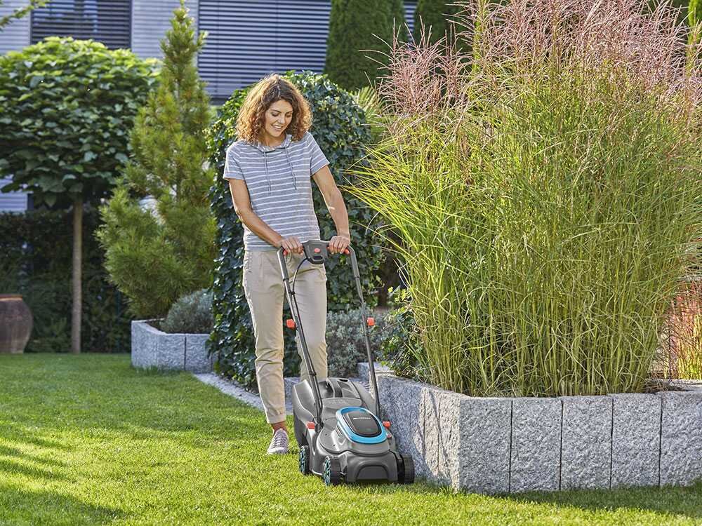 Gardena PowerMax 32/18V P4A Akku-Rasenmäher – 32 cm Schnittbreite – zum Schieben – mit Fangkorb – Ansicht 3