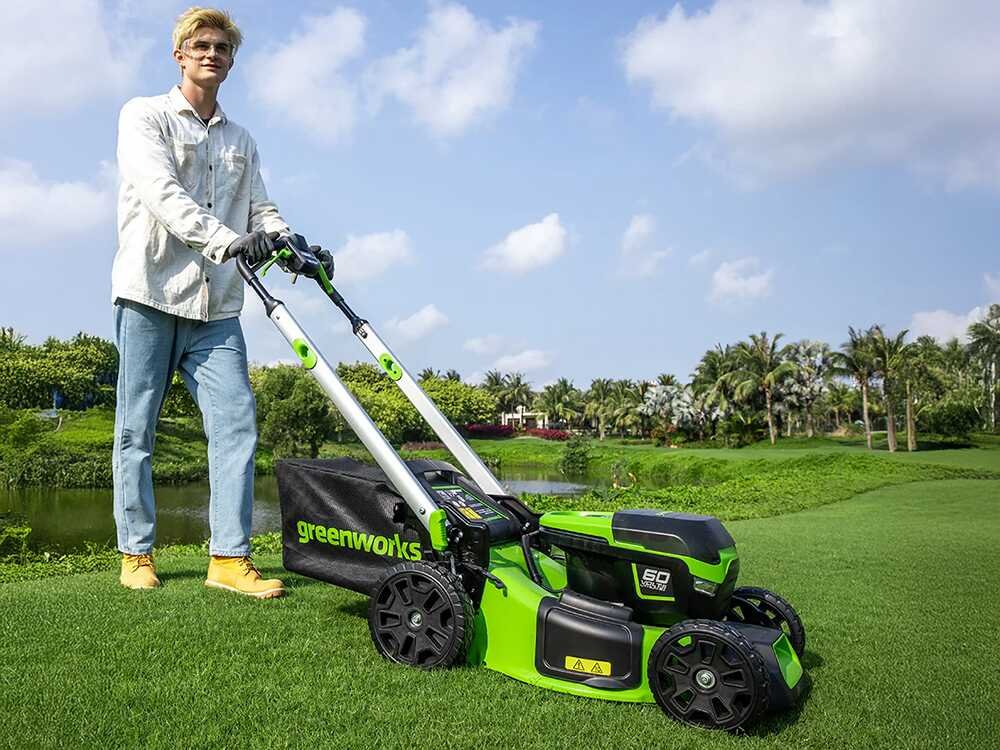 Greenworks GD60LM46SPK4 Akku-Rasenmäher – 46 cm Schnittbreite – Heckantrieb – mit Fangkorb – Ansicht 4