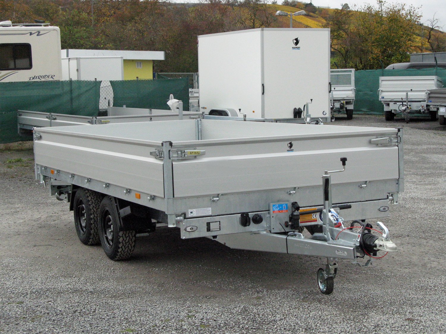 Hapert 3-Seiten-Kipper Cobalt HM-2 - 3500 Ferro Parabel – 3750 x 1800 x 300 Parabel FW – Ladefläche 375 × 180 cm – 3500 kg – Tandemachser – Ansicht 1