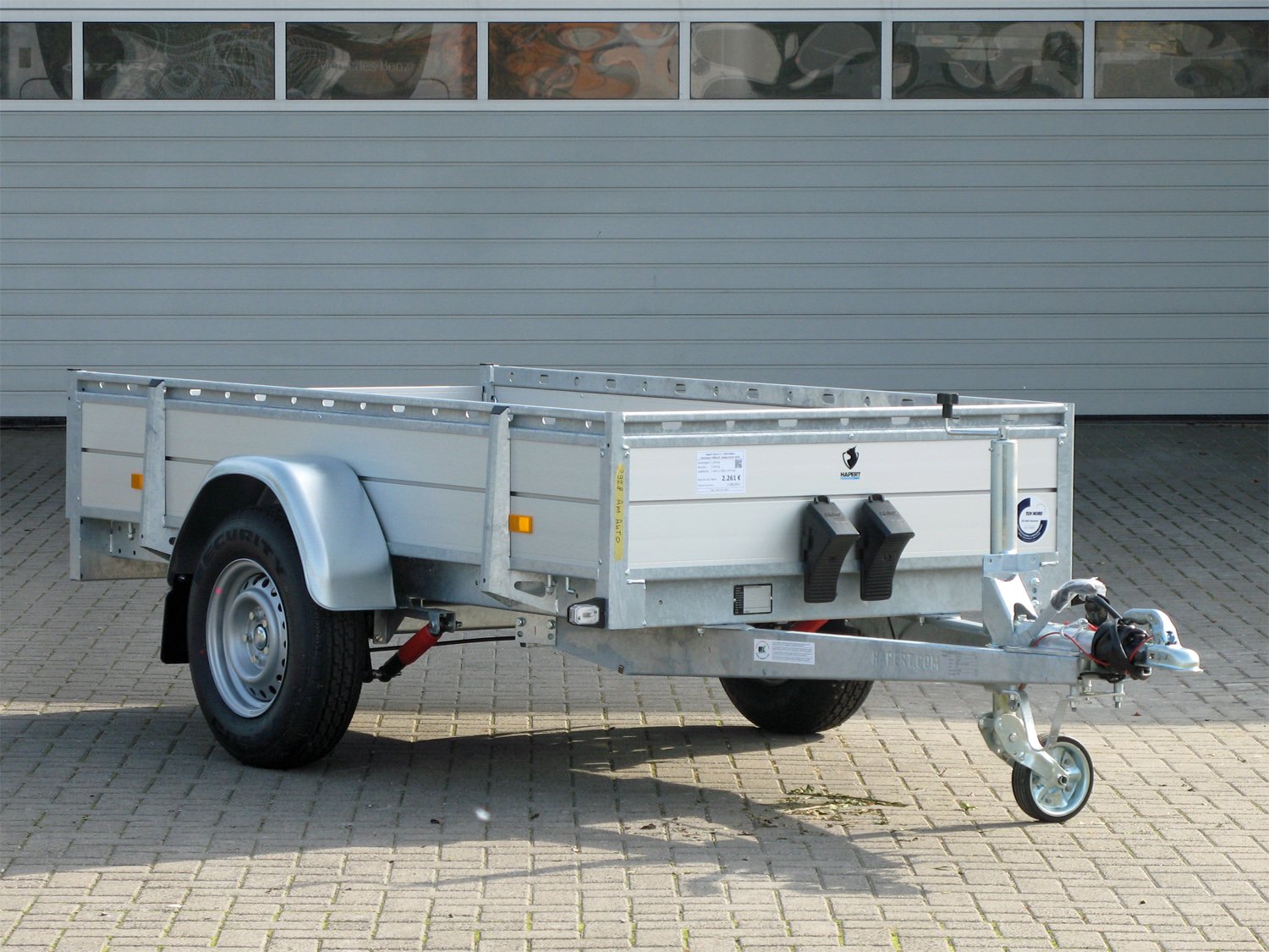 Hapert Kastenanhänger Azure L-1 - 1350 Edition – 100km/h Top Angebot – Ladefläche 250 × 130 cm – 1350 kg – Einachser – Ansicht 1