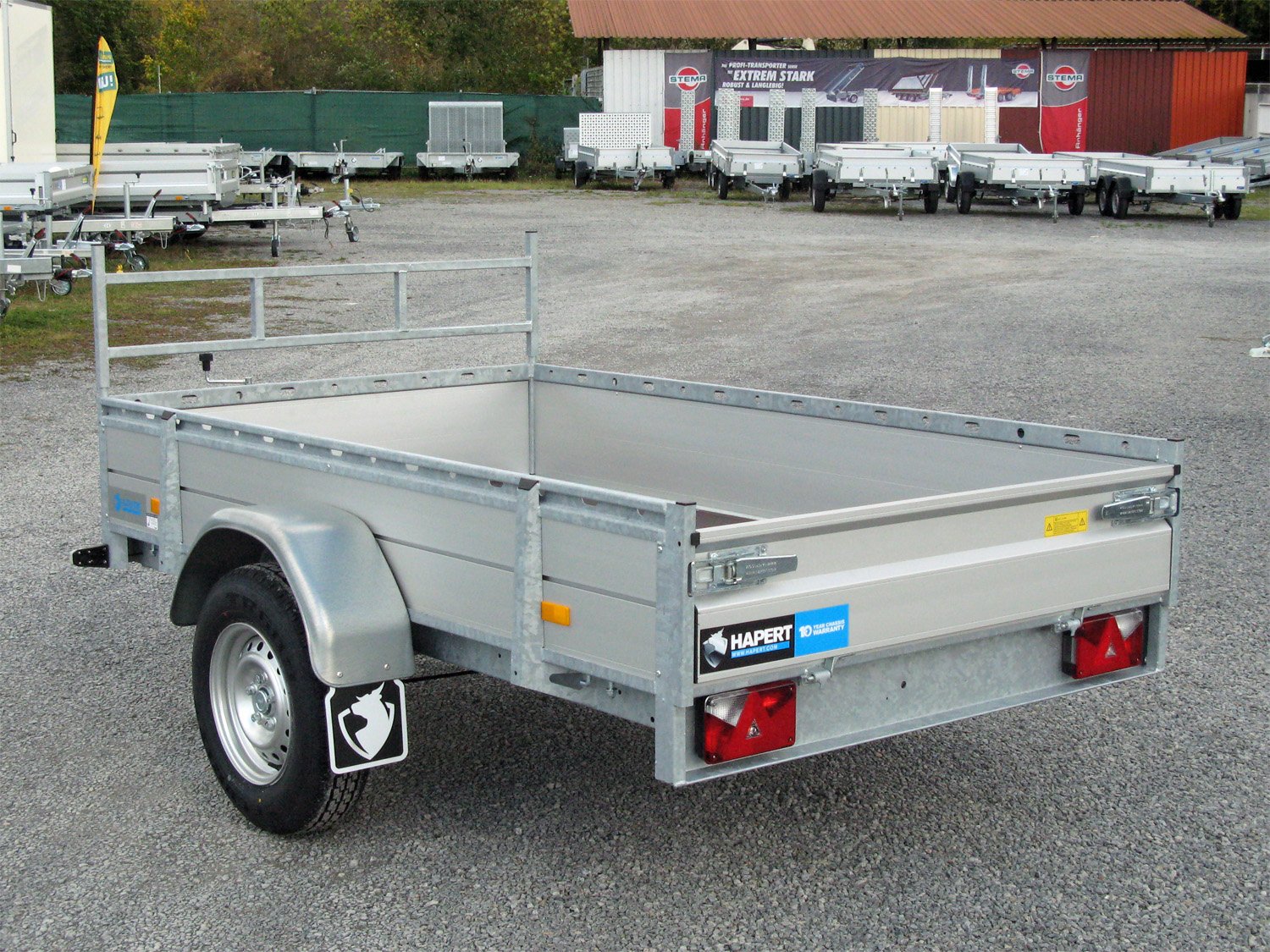 Hapert Kastenanhänger Azure L-1 - 1500 – Aluminium 2500 x 1500 – Ladefläche 250 × 150 cm – 1500 kg – Einachser – Ansicht 2