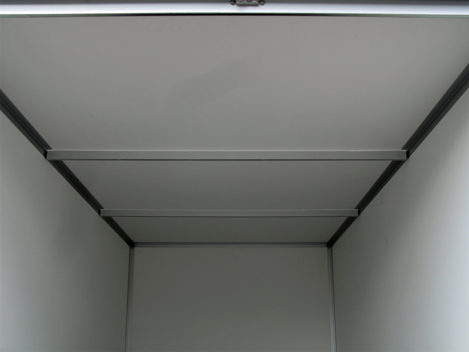 Hapert Kofferanhänger Sapphire H-2 - 3000 – 405 x 200 x 210 – Ladefläche 405 × 200 cm – 3000 kg – Tandemachser – Ansicht 4