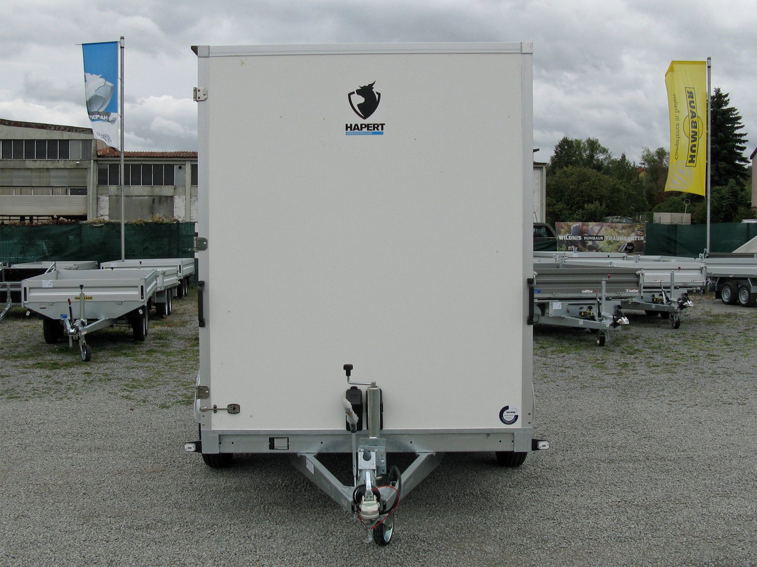 Hapert Kofferanhänger Sapphire L-2 - 2700 – 350 x 180 x 180 Rampe u. Seitentüre – Ladefläche 350 × 180 cm – 2700 kg – Tandemachser – Ansicht 3