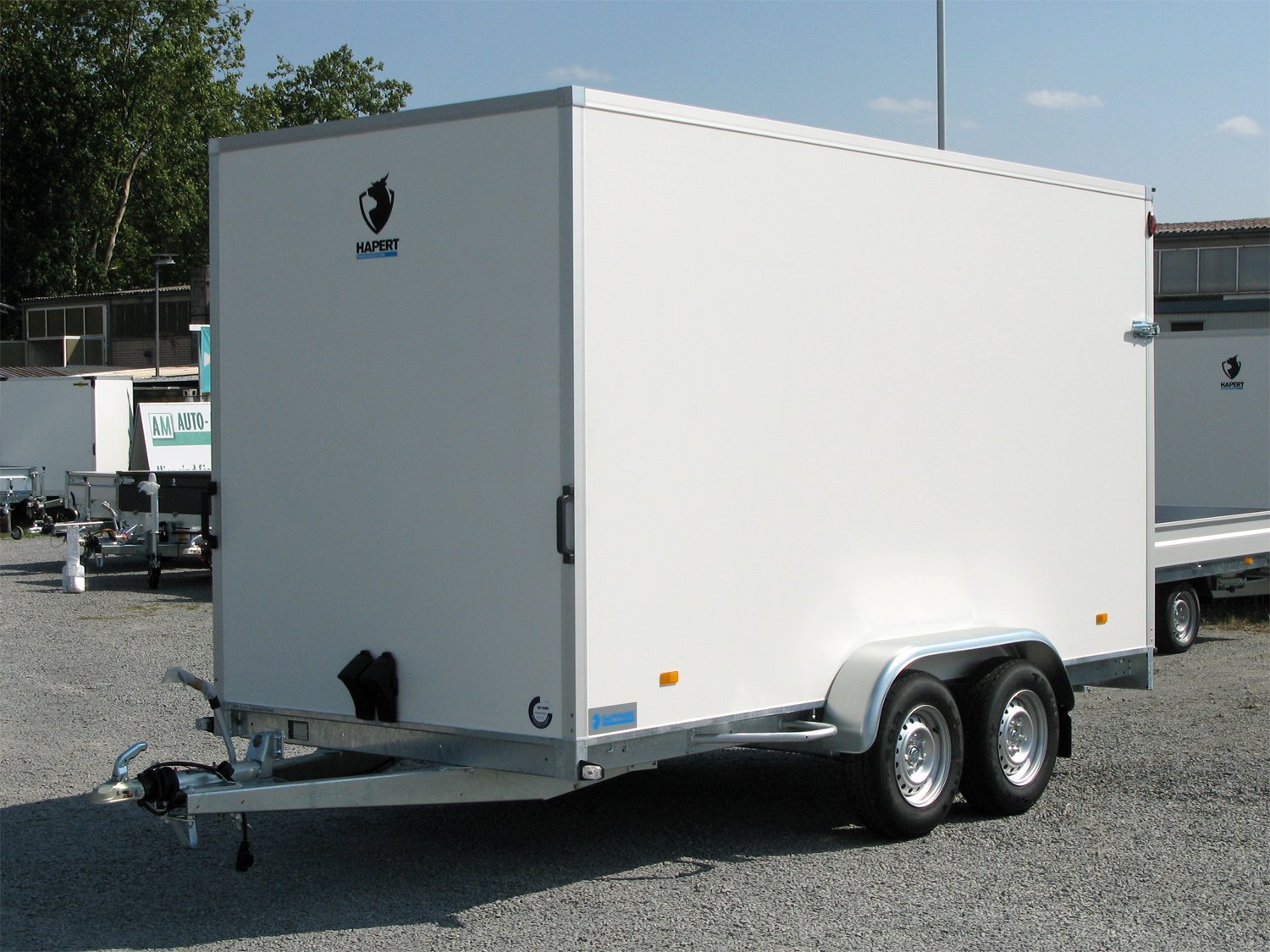 Hapert Kofferanhänger Sapphire L-2 - 2700 – 400 x 180 x 210 Rampe – Ladefläche 400 × 180 cm – 2700 kg – Tandemachser – Ansicht 1