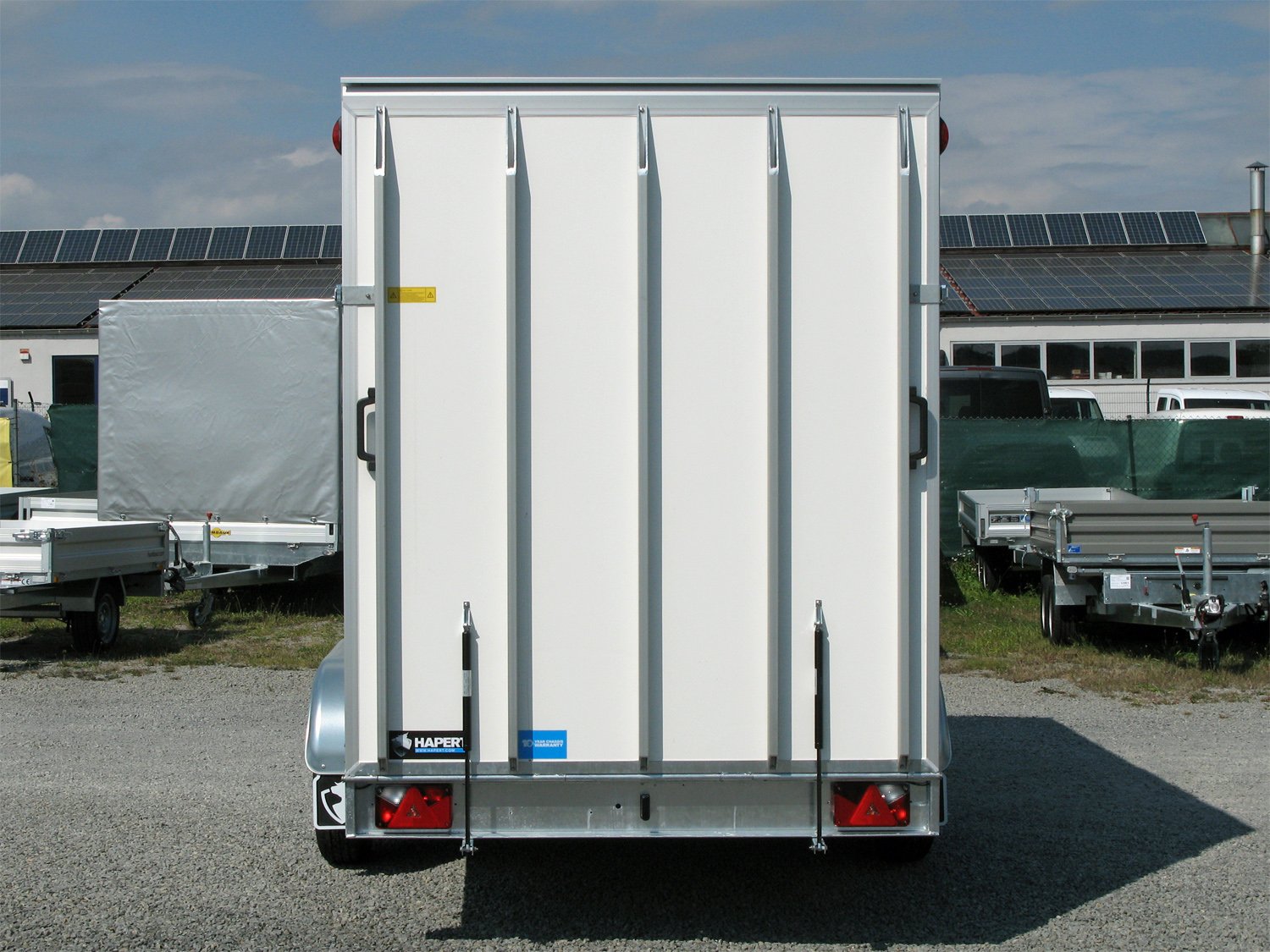 Hapert Kofferanhänger Sapphire L-2 - 2700 – 400 x 180 x 210 Rampe – Ladefläche 400 × 180 cm – 2700 kg – Tandemachser – Ansicht 5