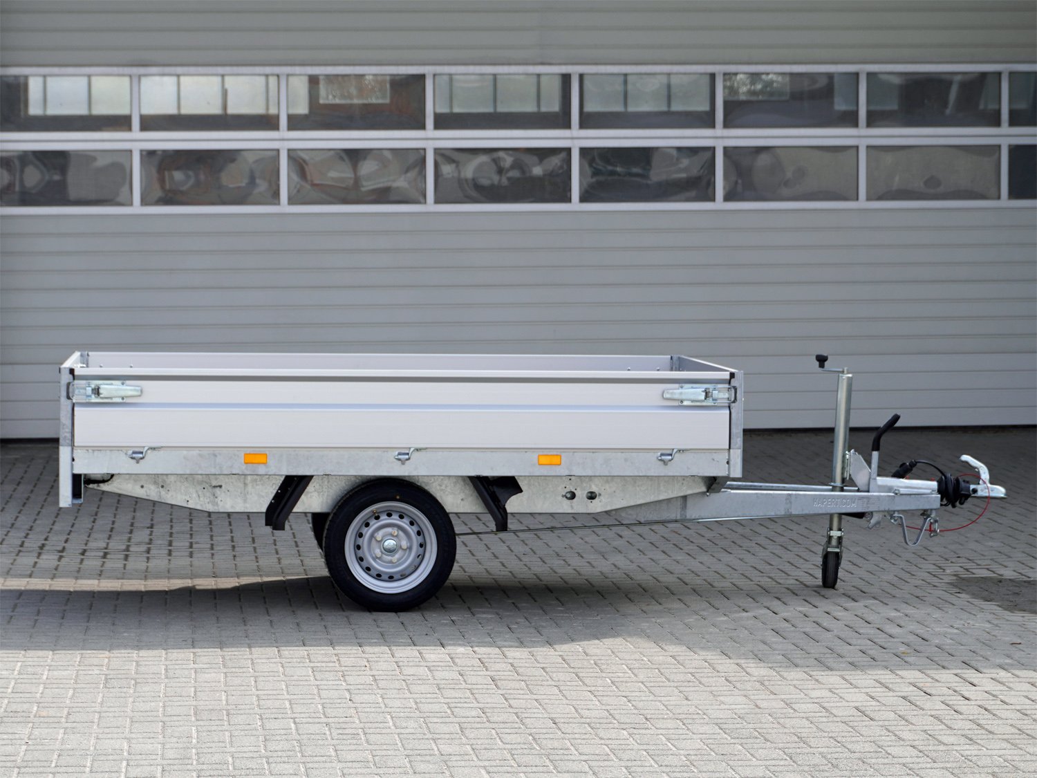 Hapert Pritschenhochlader Azure H-1 – 1350 – 2600 x 1500 – niedriges Fahrwerk – Ladefläche 260 × 150 cm – 1350 kg – Einachser – Ansicht 2