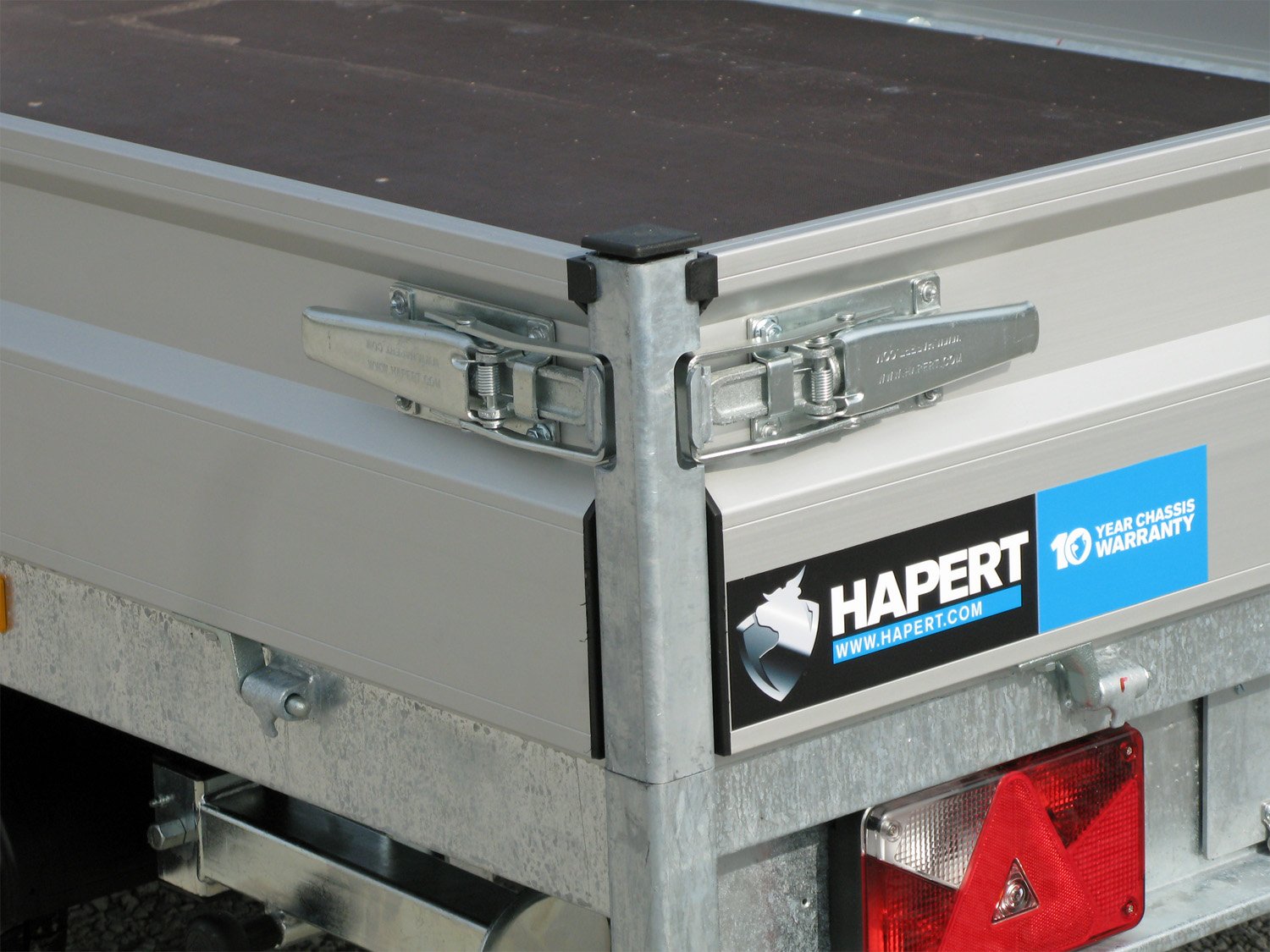 Hapert Pritschenhochlader Azure H-2 - 2700 - 3350 x 2000 – niedriges Fahrwerk – Ladefläche 335 × 200 cm – 2700 kg – Tandemachser – Ansicht 5