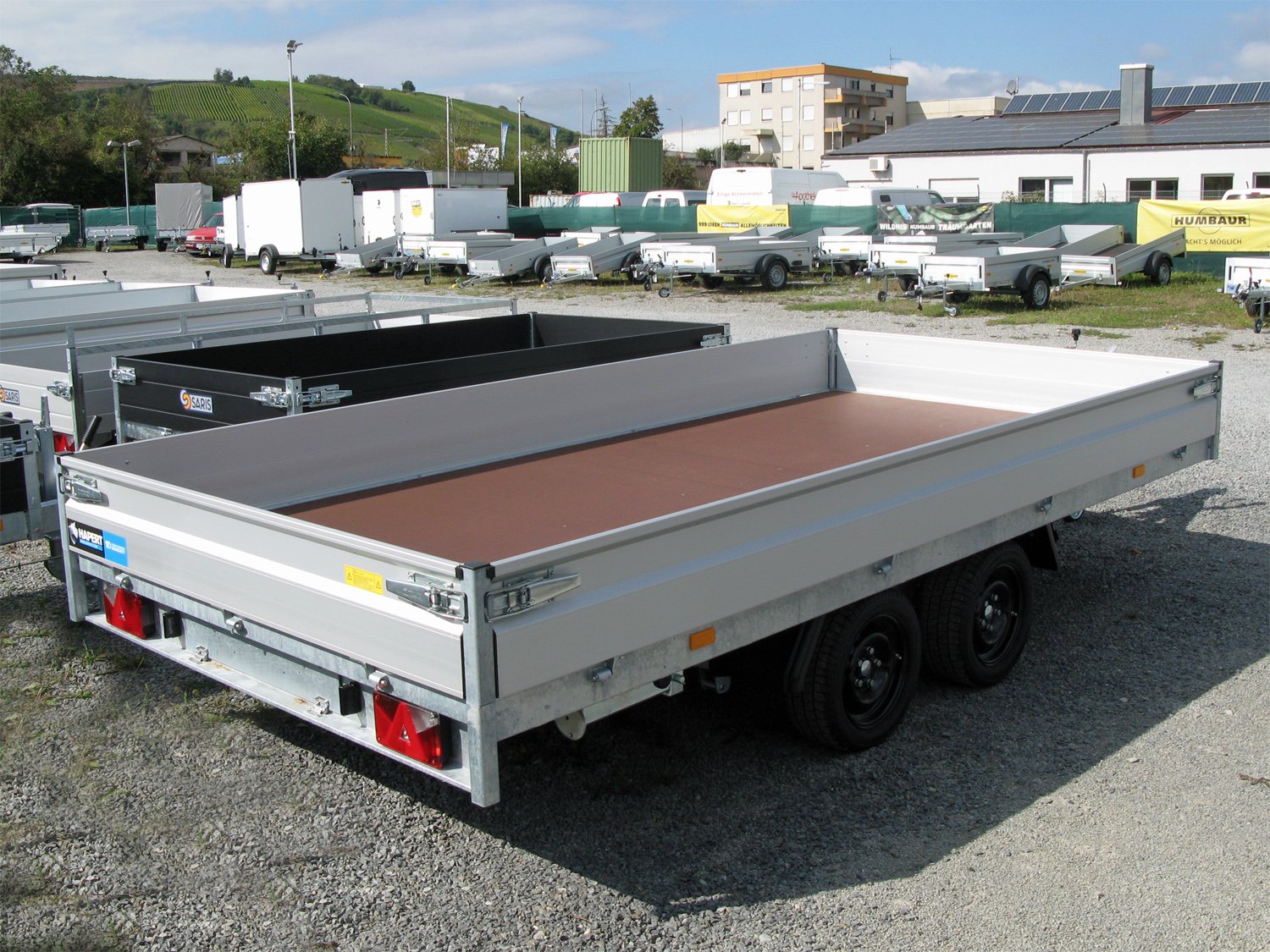 Hapert Pritschenhochlader Azure H-2 - 3500 - 3350 x 1800 PF Multi – Parabelfederung - Auffahrpaket – Ladefläche 335 × 180 cm – 3500 kg – Tandemachser – Ansicht 2