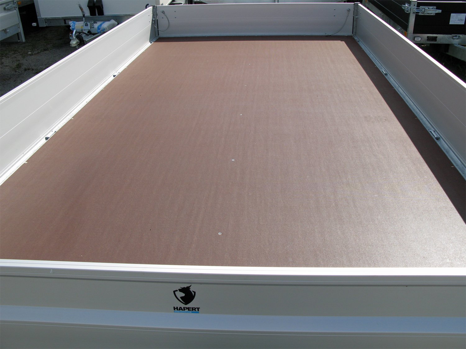 Hapert Pritschenhochlader Azure H-2 - 3500 - 3350 x 1800 PF Multi – Parabelfederung - Auffahrpaket – Ladefläche 335 × 180 cm – 3500 kg – Tandemachser – Ansicht 3