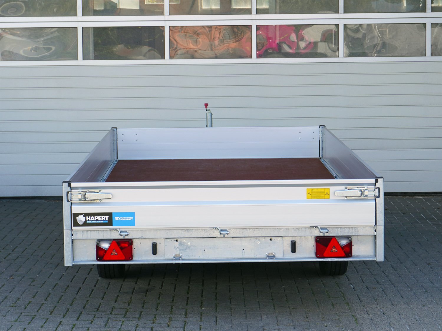 Hapert Pritschenhochlader Azure H-2 - 3500 - 4050 x 1800 – Parabelfederung incl Stoßdämpfer – Ladefläche 405 × 180 cm – 3500 kg – Tandemachser – Ansicht 4