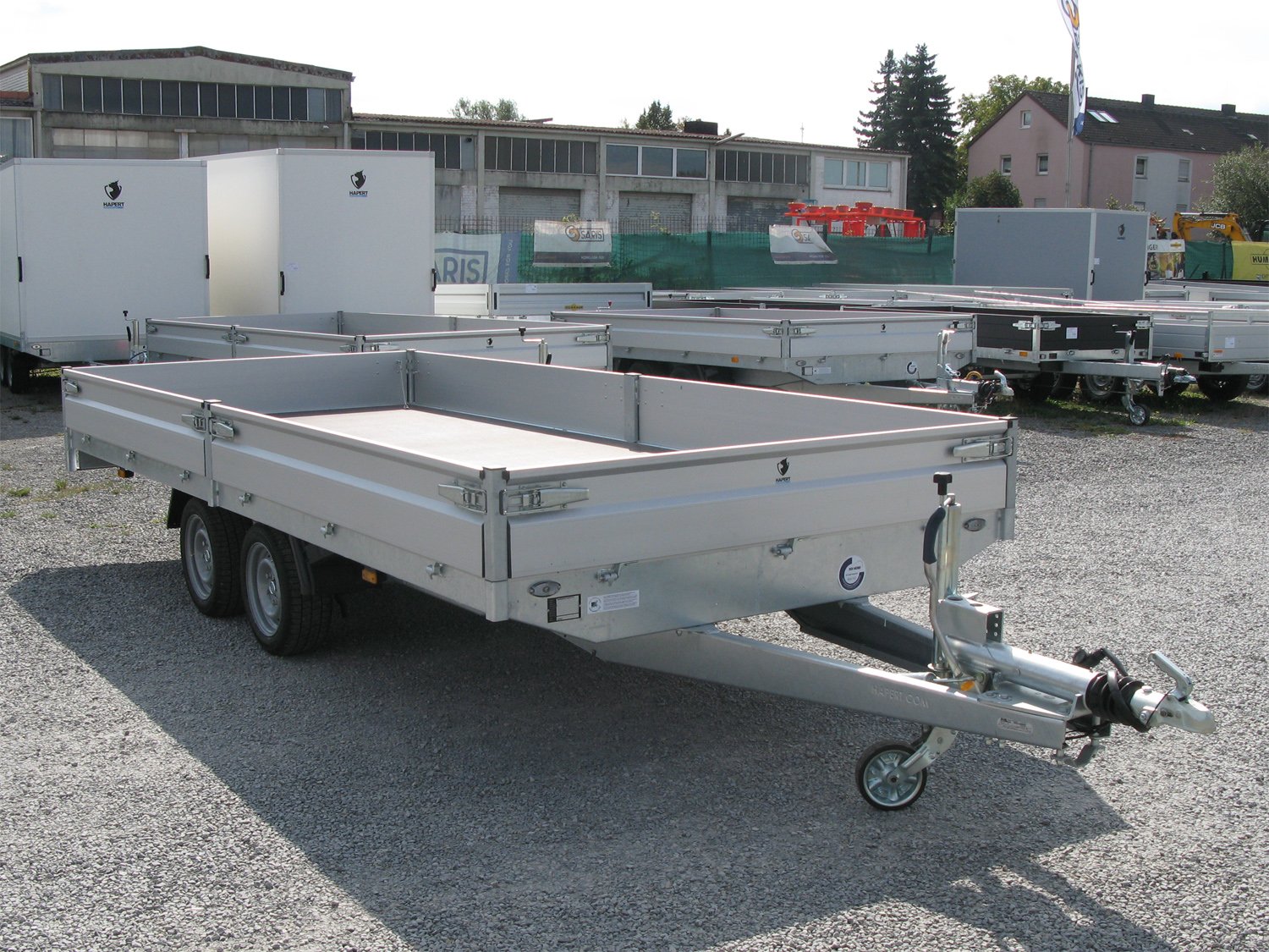 Hapert Pritschenhochlader Azure H-2 - 3500 - 4550 x 2000 – Mittelrungen niedriges Fahrwerk – Ladefläche 455 × 200 cm – 3500 kg – Tandemachser – Ansicht 1