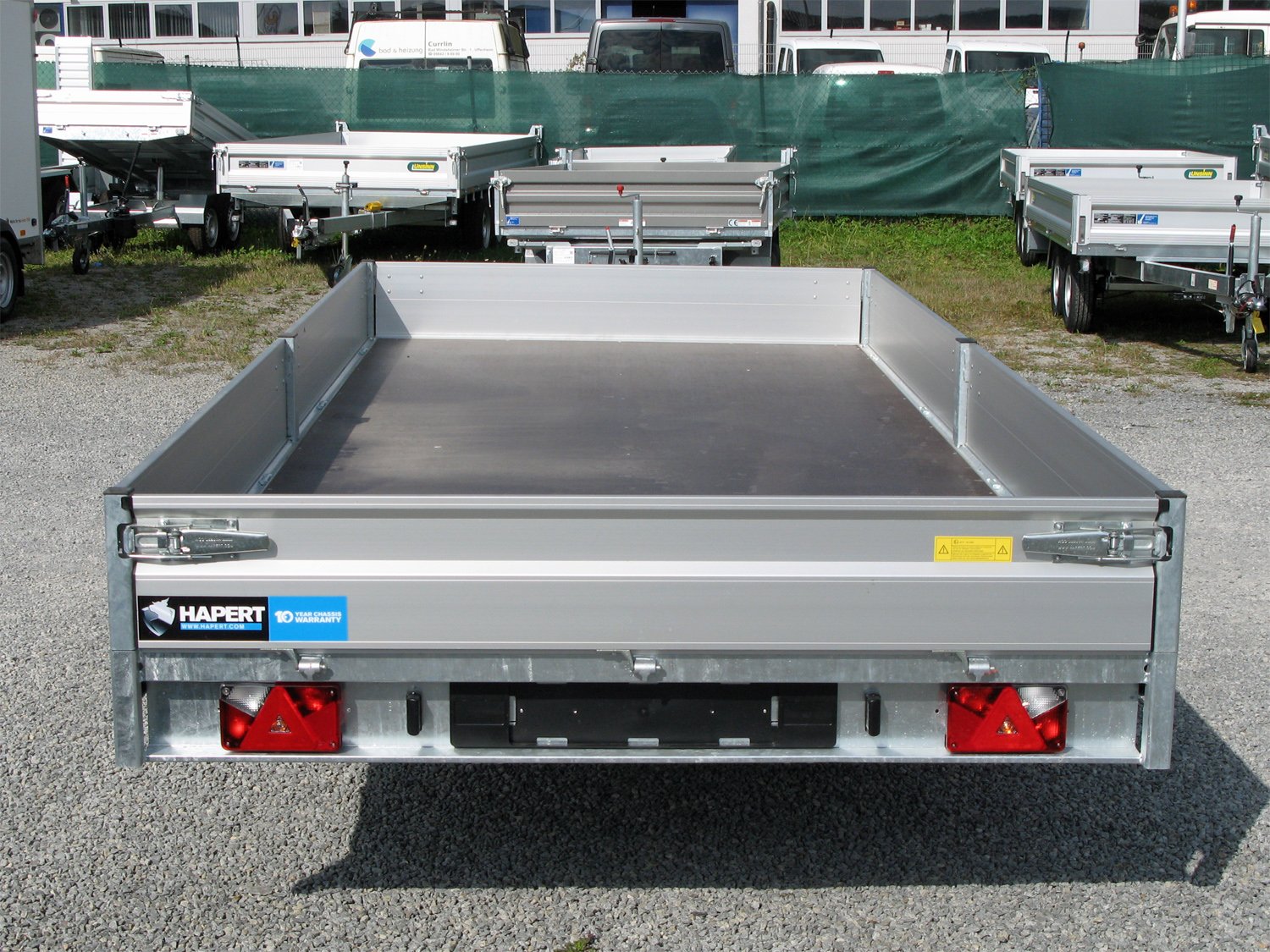 Hapert Pritschenhochlader Azure H-2 - 3500 - 4550 x 2000 – Mittelrungen niedriges Fahrwerk – Ladefläche 455 × 200 cm – 3500 kg – Tandemachser – Ansicht 3