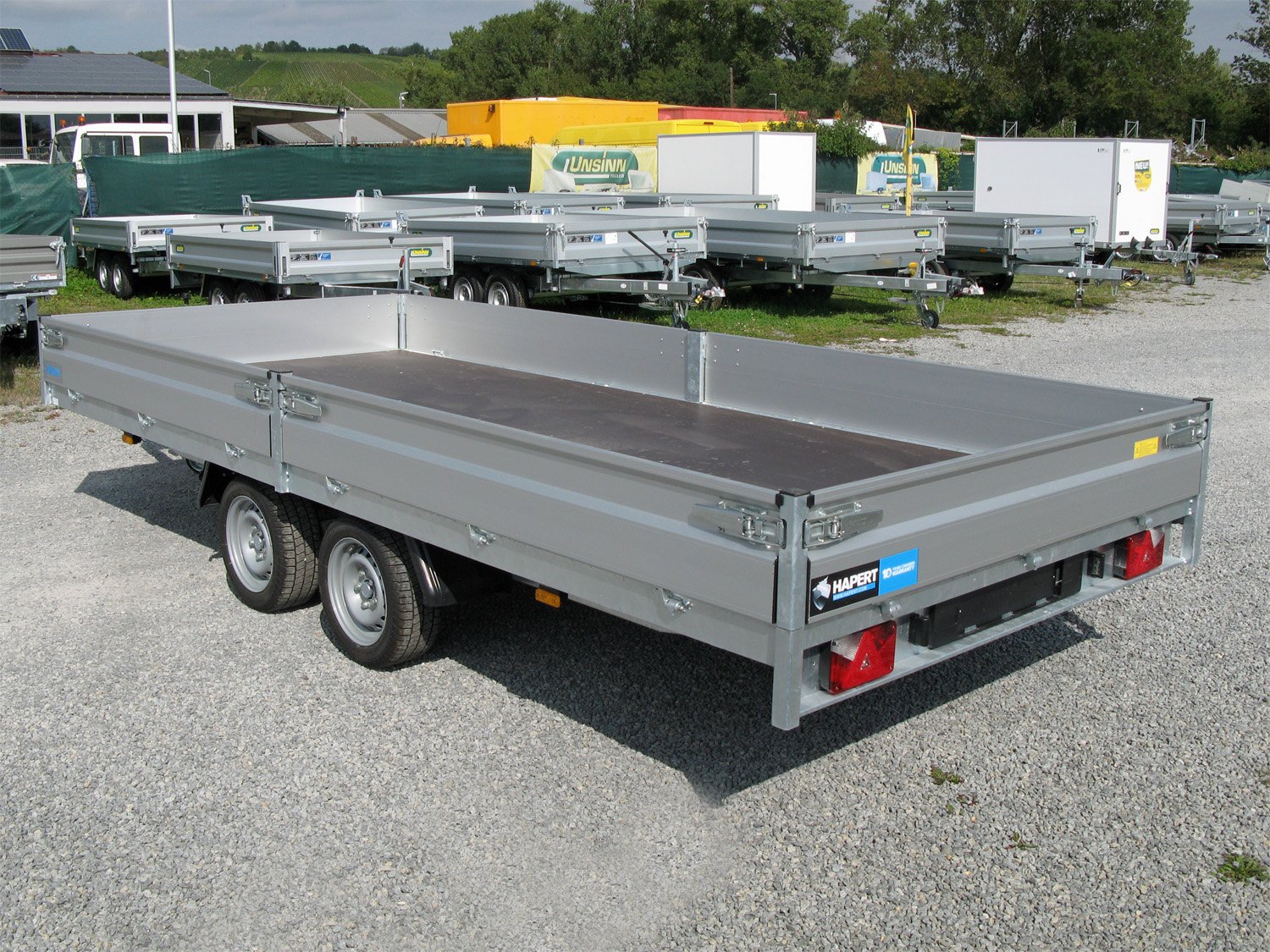 Hapert Pritschenhochlader Azure H-2 - 3500 - 4550 x 2000 – Mittelrungen niedriges Fahrwerk – Ladefläche 455 × 200 cm – 3500 kg – Tandemachser – Ansicht 5