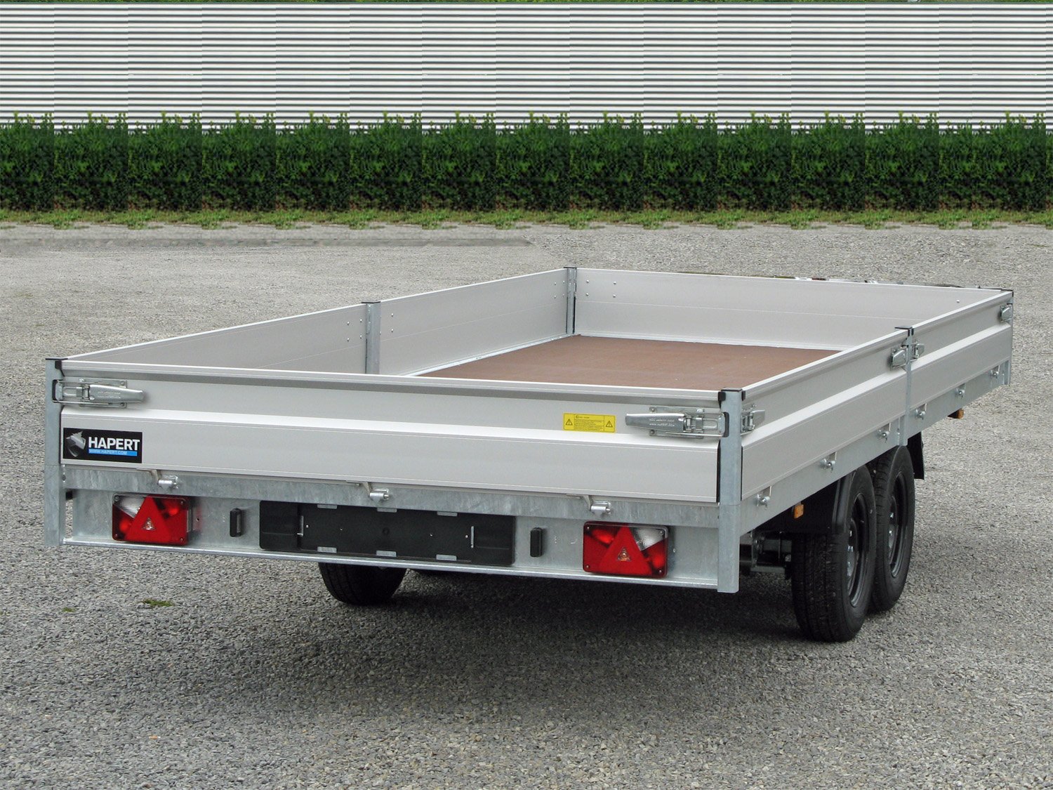 Hapert Pritschenhochlader Azure H-2 - 3500 - 6050 x 2000 – Parabelfederung 100km/h – Ladefläche 605 × 200 cm – 3500 kg – Tandemachser – Ansicht 2