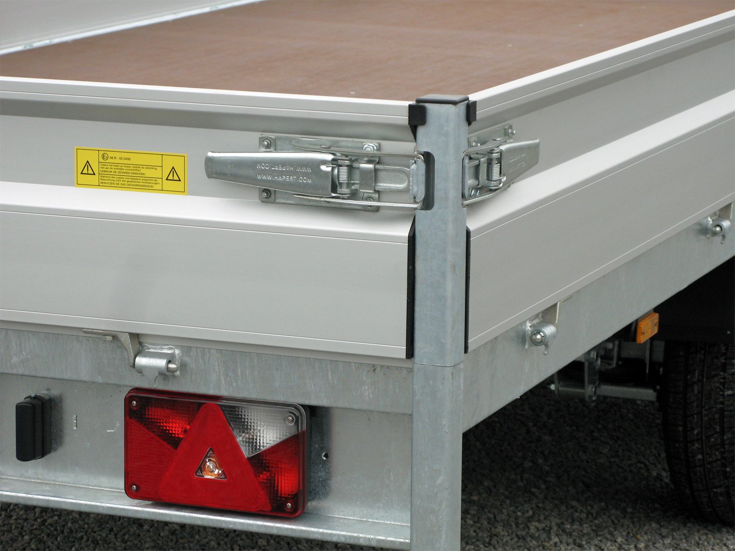 Hapert Pritschenhochlader Azure H-2 - 3500 - 6050 x 2000 – Parabelfederung 100km/h – Ladefläche 605 × 200 cm – 3500 kg – Tandemachser – Ansicht 4