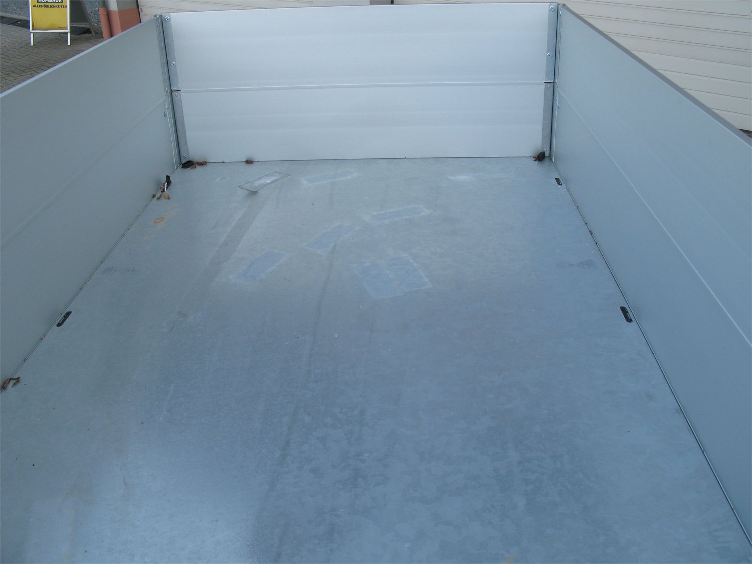 Humbaur 3-Seiten-Kipper HTK 3000.31 ALU – Alu BW Aufsatz, Auffahrpaket – Ladefläche 314 × 175 cm – 3000 kg – Tandemachser – Ansicht 4