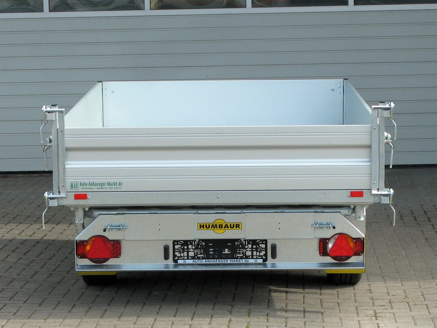 Humbaur 3-Seiten-Kipper HTK 3000.31 ALU – E-Pumpe – Ladefläche 314 × 175 cm – 3000 kg – Tandemachser – Ansicht 5
