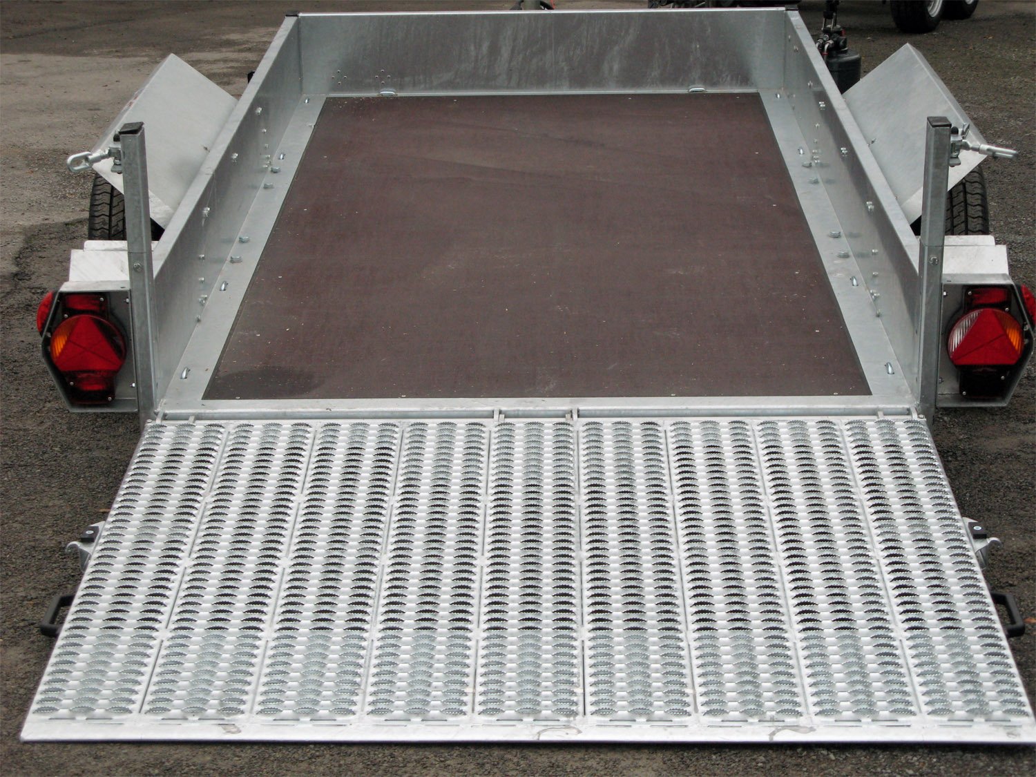 Humbaur Absenkanhänger Senko 303016 – Ladefläche 300 × 160 cm – 3000 kg – Tandemachser – Ansicht 5