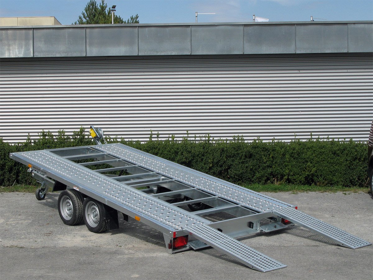 Humbaur Autotransporter MTK 304222 kippbar – Kippbrücke 100km/h – Ladefläche 420 × 218 cm – 3000 kg – Tandemachser – Ansicht 1