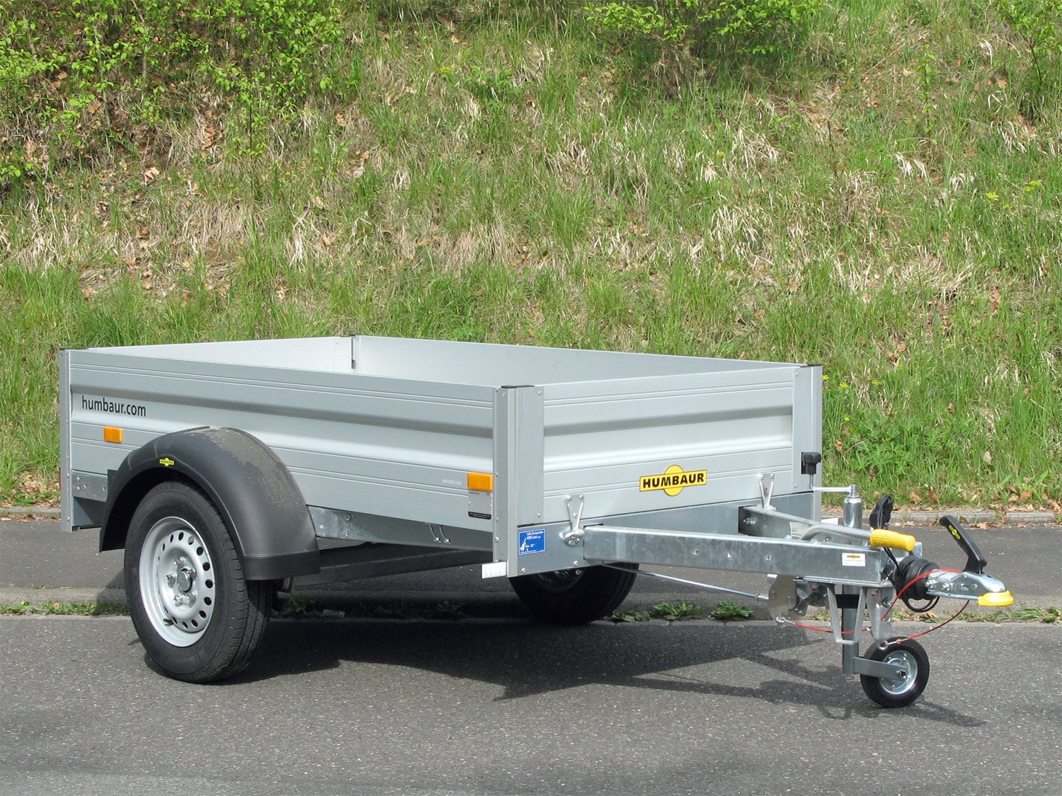 Humbaur Kastenanhänger HA102111 FS – gebremst, ohne Klappe vorne – Ladefläche 205 × 110 cm – 1000 kg – Einachser – Ansicht 1