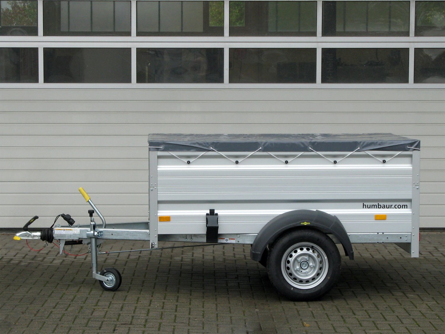 Humbaur Kastenanhänger HA102111 KV – BW-Aufsatz, Klappe vorne – Ladefläche 205 × 110 cm – 1000 kg – Einachser – Ansicht 2
