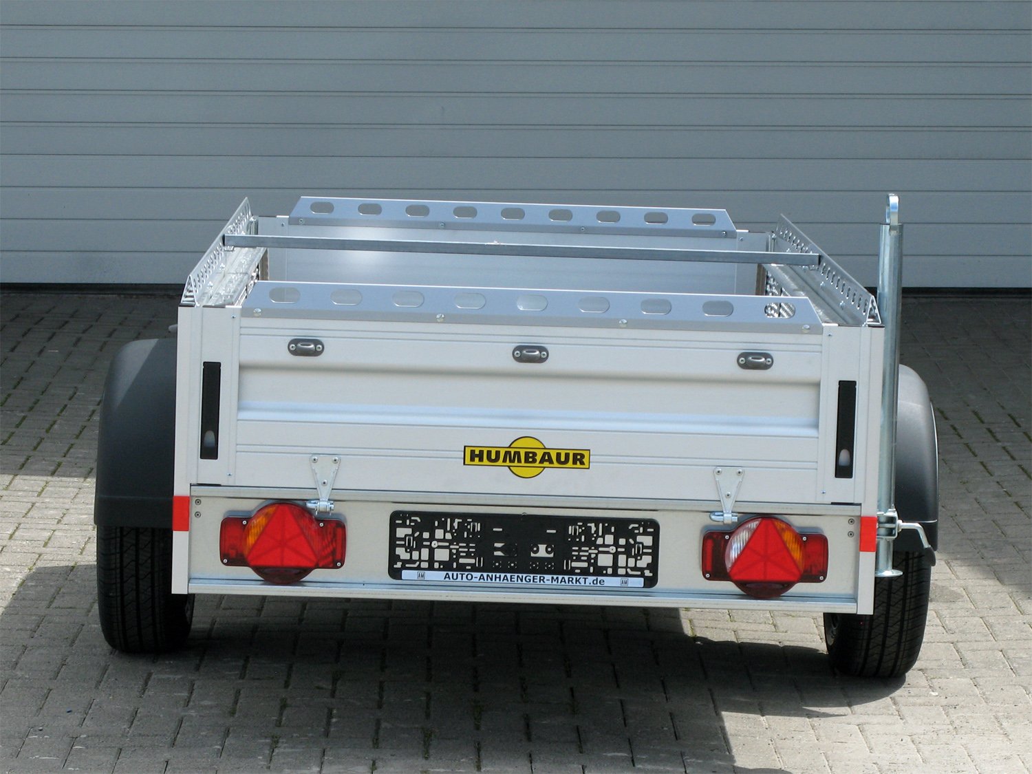 Humbaur Kastenanhänger HA132513 MS – Allrounder 100km/h – Ladefläche 251 × 131 cm – 1300 kg – Einachser – Ansicht 3
