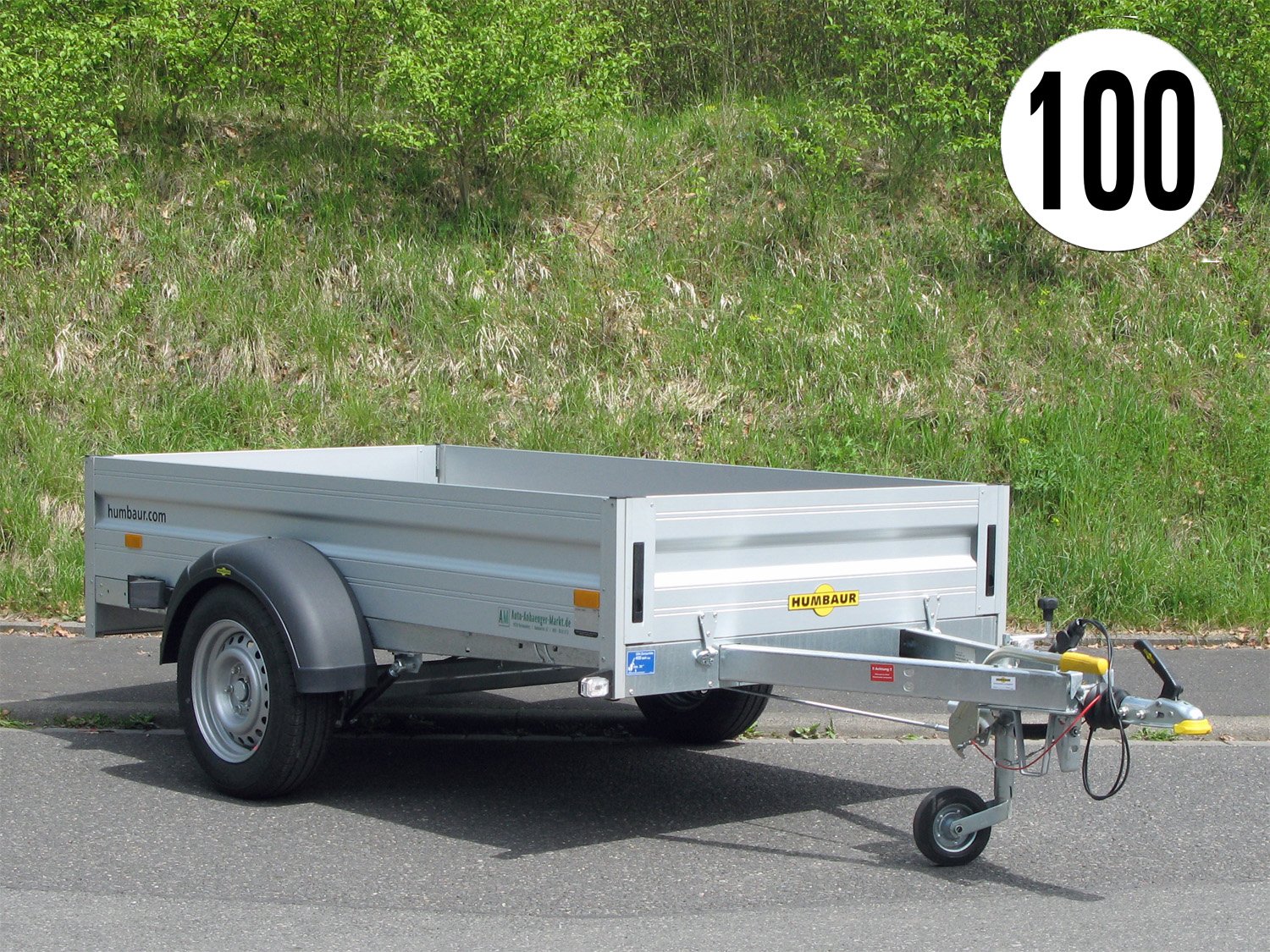 Humbaur Kastenanhänger HA152513 KV 100 km/h – klappbare Vorderwand – Ladefläche 251 × 131 cm – 1500 kg – Einachser – Ansicht 1
