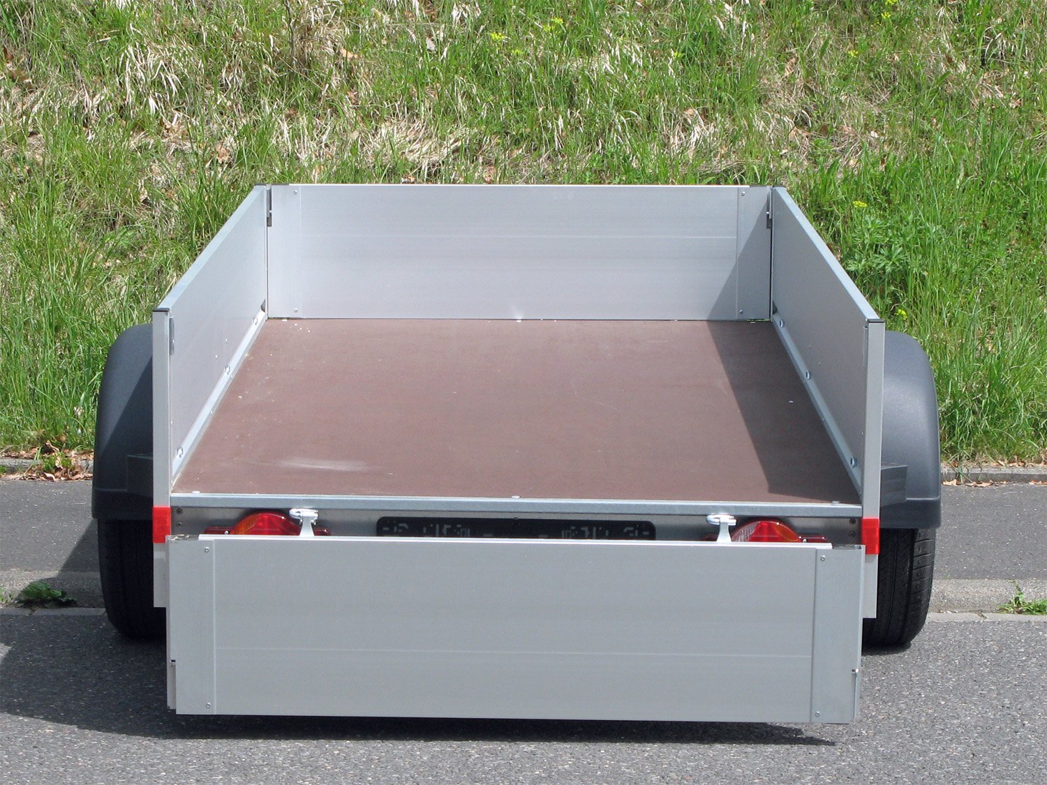Humbaur Kastenanhänger HA152513 KV – klappbare Vorderwand – Ladefläche 251 × 131 cm – 1500 kg – Einachser – Ansicht 5