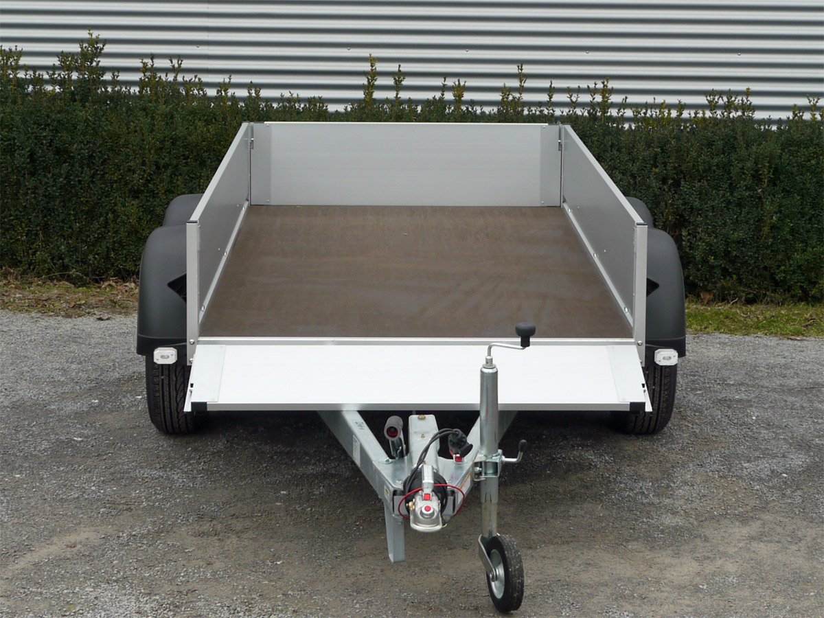 Humbaur Kastenanhänger HA202513 – Ladehöhe 540mm, Bereifung 13" – Ladefläche 251 × 131 cm – 2000 kg – Tandemachser – Ansicht 4