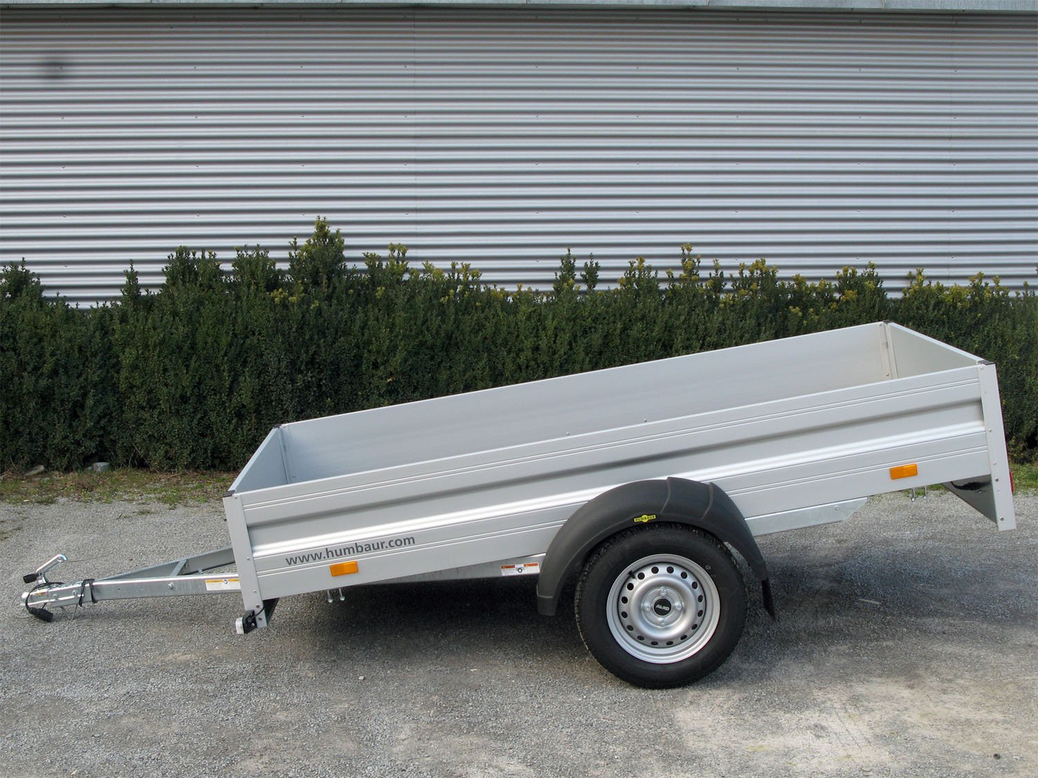Humbaur Kastenanhänger HA752513 KV – ungebremst, mit Klappe vorne – Ladefläche 251 × 131 cm – 750 kg – Einachser – Ansicht 2