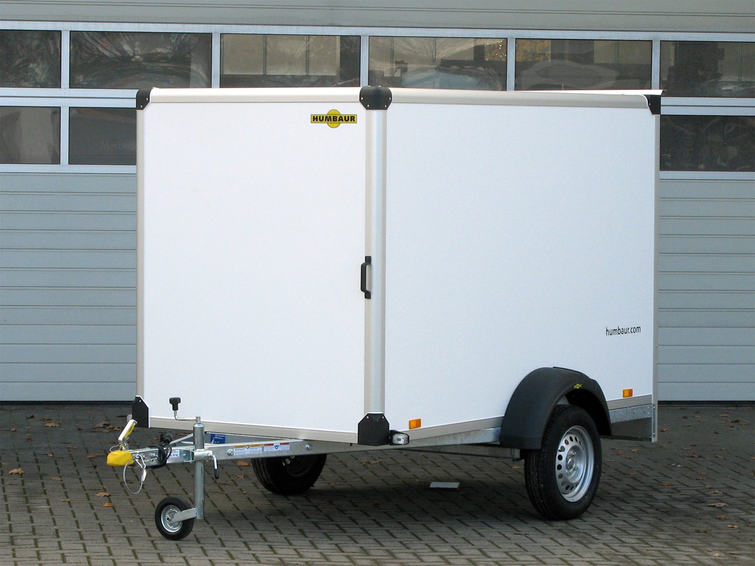 Humbaur Kofferanhänger HK 752513-15P FlexZurr – Rampe – Ladefläche 251 × 132 cm – 750 kg – Einachser – Ansicht 1