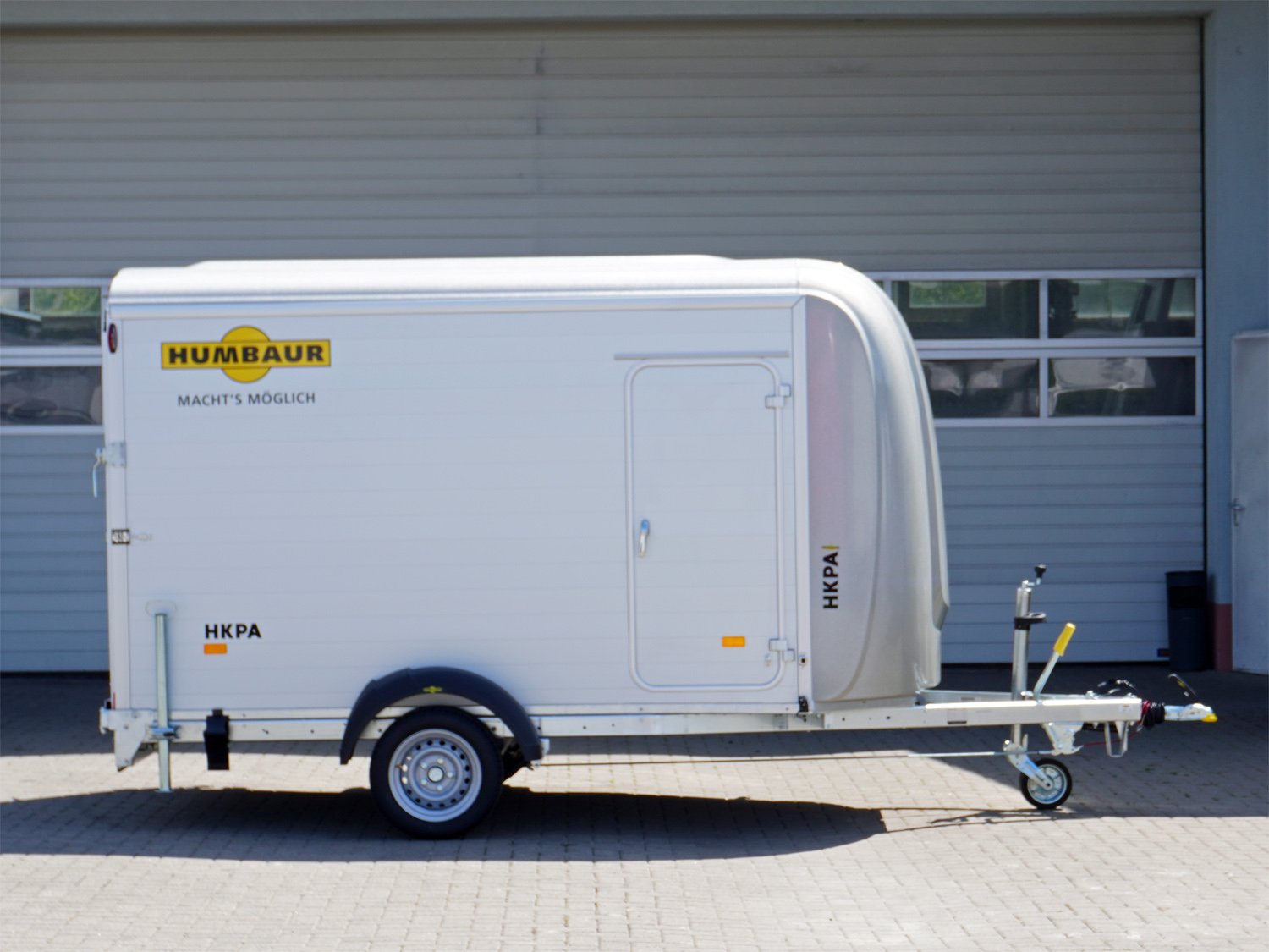 Humbaur Kofferanhänger HKPA 153217 Color Selection – Rampe dreh- u. schwenkbar – Ladefläche 328 × 177 cm – 1500 kg – Einachser – Ansicht 4