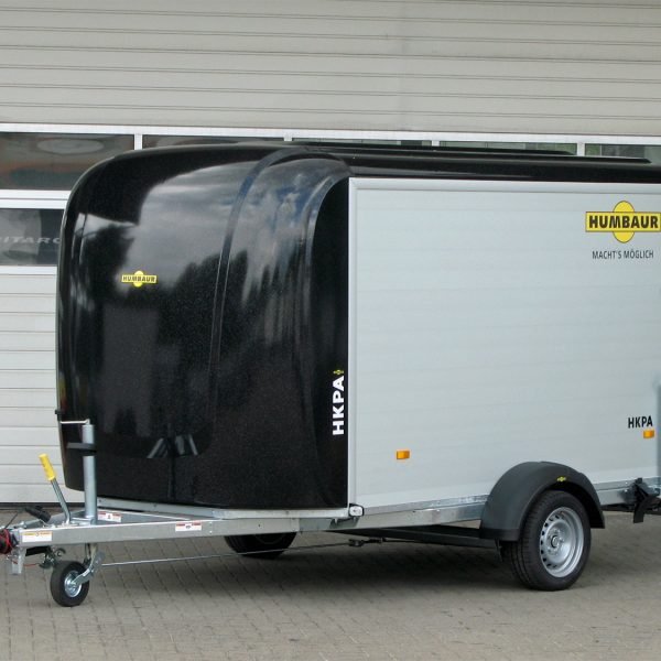 Humbaur Kofferanhänger HKPA 153217 – Rampe dreh-schwenkb., 100km/h, 3. Schiene – Ladefläche 328 × 177 cm – 1500 kg – Einachser – Ansicht 1