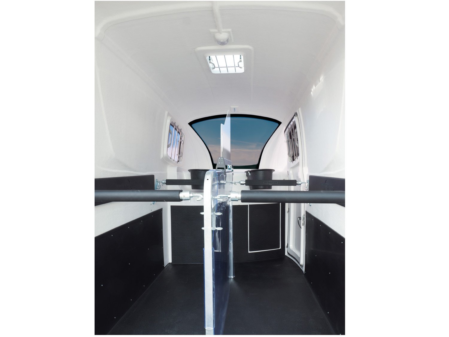 Humbaur Pferdeanhänger Maximus DELUXE 2700 S – Ladefläche 356 × 180 cm – 2700 kg – Tandemachser – Ansicht 4