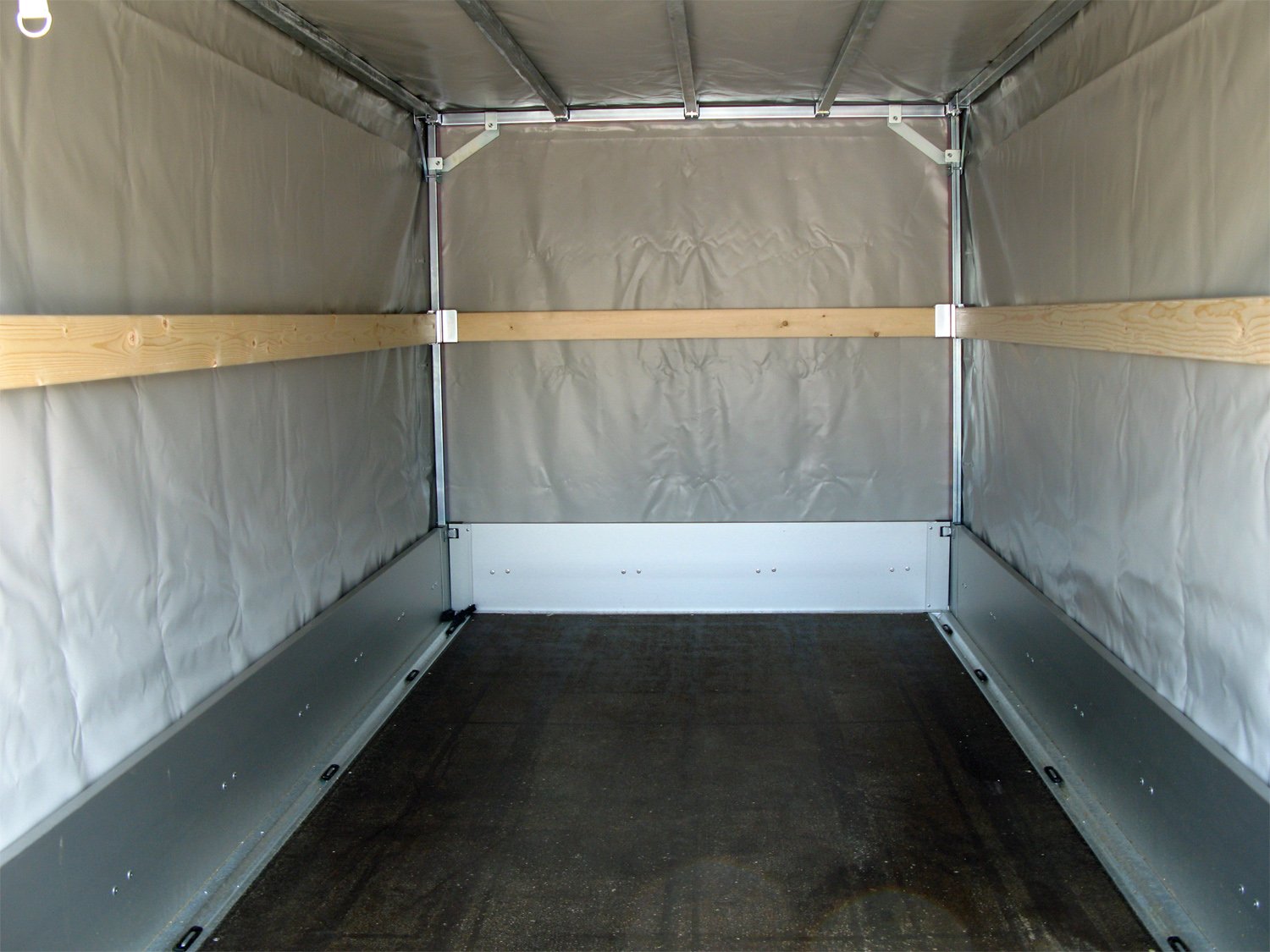 Humbaur Pritschenhochlader HN203116 – Planenaufbau 1600mm – Ladefläche 310 × 165 cm – 2000 kg – Tandemachser – Ansicht 4