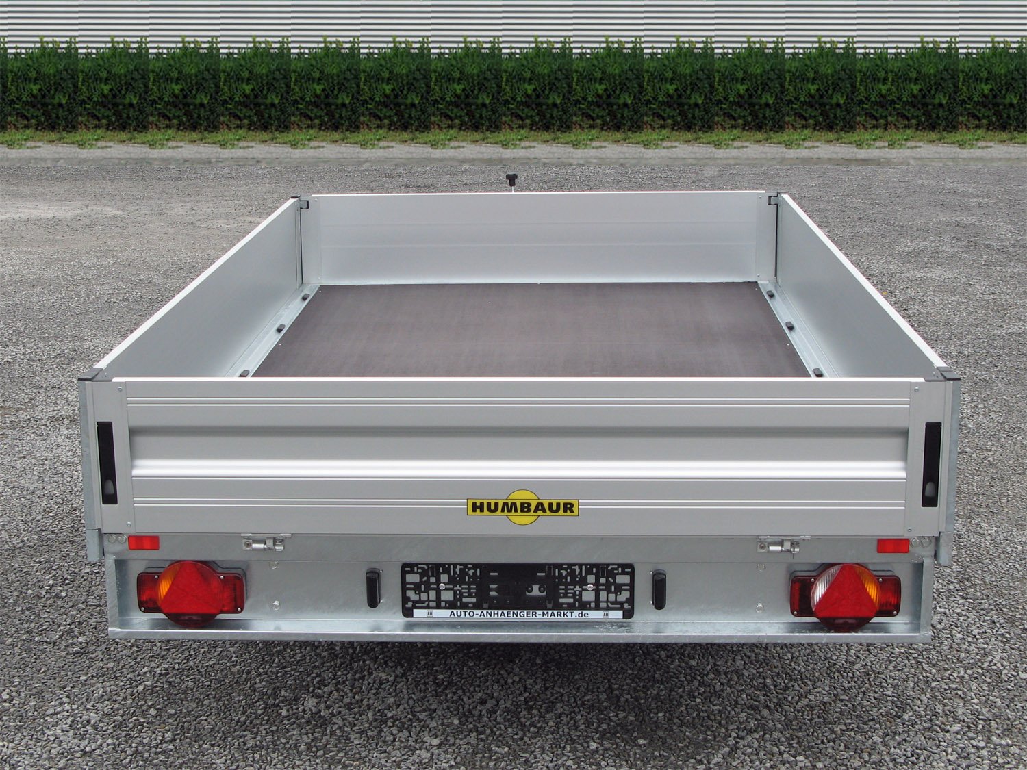 Humbaur Pritschenhochlader HN253118 – 10 Anbindebügel – Ladefläche 310 × 185 cm – 2500 kg – Tandemachser – Ansicht 5