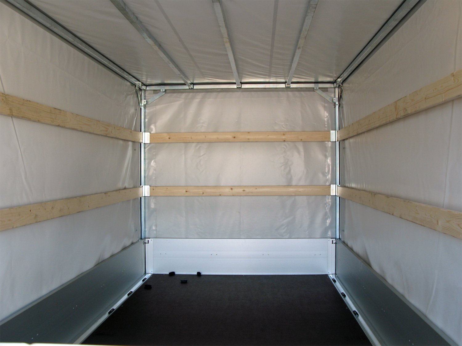 Humbaur Pritschenhochlader HT354121 – Planenaufbau 2000 mm – Ladefläche 410 × 210 cm – 3500 kg – Tandemachser – Ansicht 5