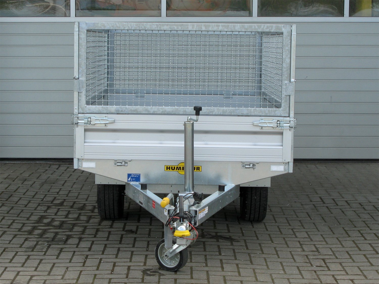 Humbaur Pritschenhochlader HU132314 – 13 Zoll Gitteraufsatz 600 mm – Ladefläche 230 × 140 cm – 1300 kg – Einachser – Ansicht 2