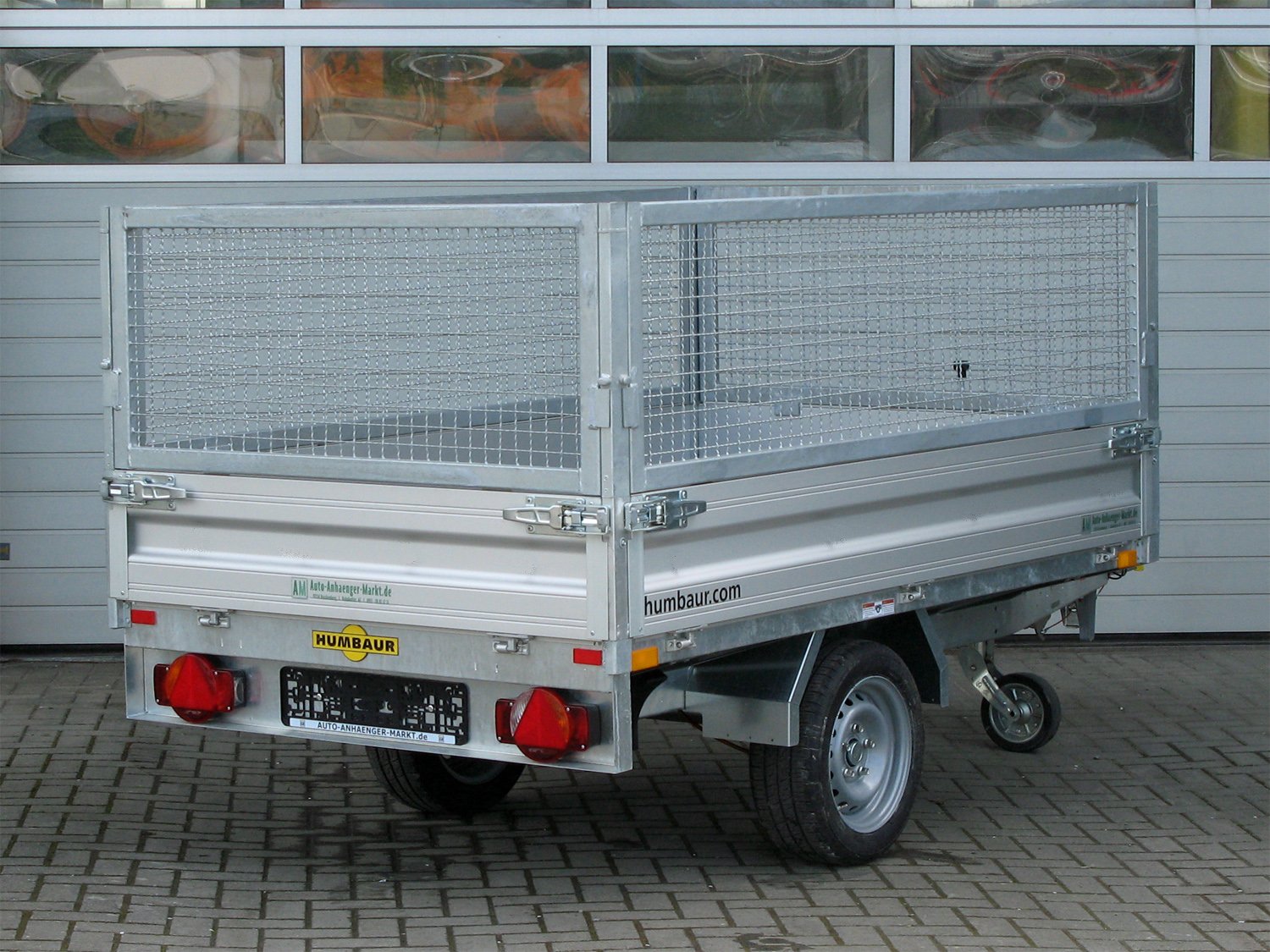 Humbaur Pritschenhochlader HU132314 – 13 Zoll Gitteraufsatz 600 mm – Ladefläche 230 × 140 cm – 1300 kg – Einachser – Ansicht 3