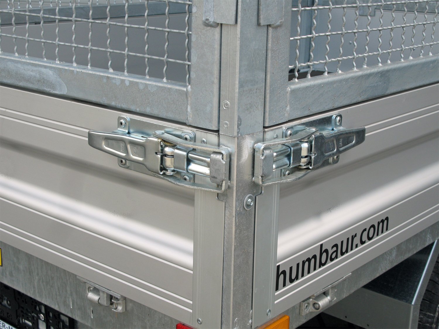 Humbaur Pritschenhochlader HU132314 – 13 Zoll Gitteraufsatz 600 mm – Ladefläche 230 × 140 cm – 1300 kg – Einachser – Ansicht 5