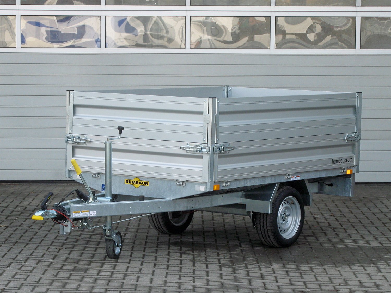 Humbaur Pritschenhochlader HU152314 – Bordwandaufsatz – Ladefläche 230 × 140 cm – 1500 kg – Einachser – Ansicht 1