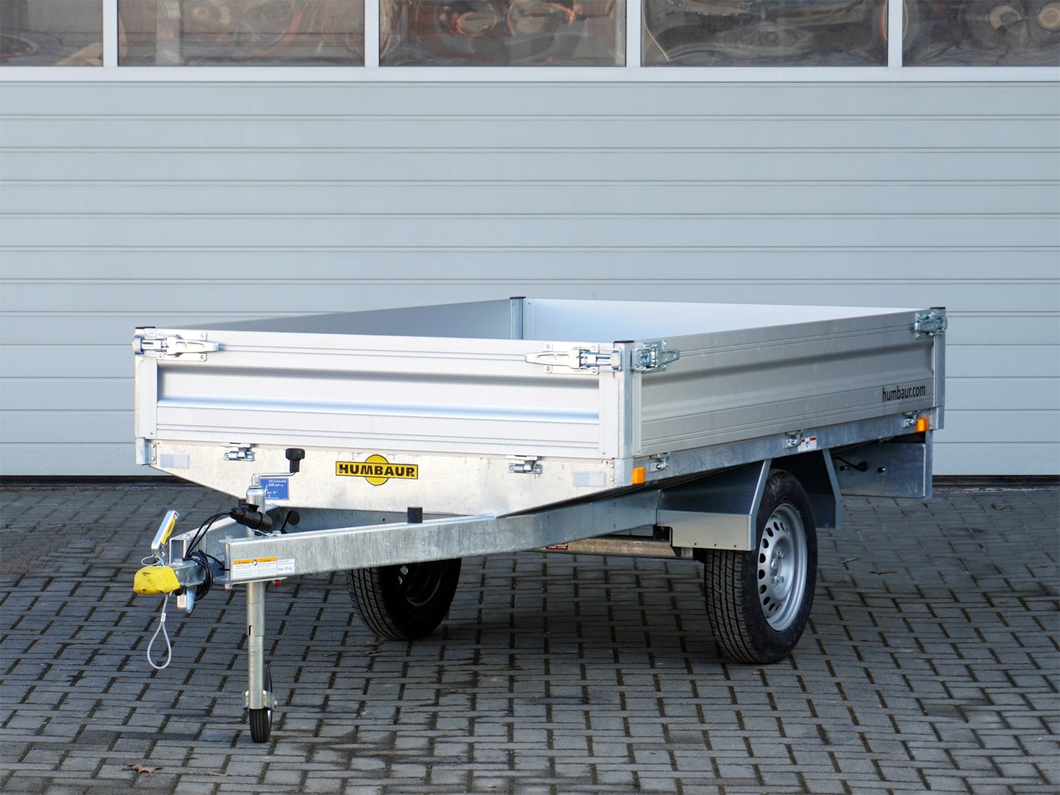 Humbaur Pritschenhochlader HU752314 – 13 Zoll Ladehöhe 69 cm – Ladefläche 230 × 140 cm – 750 kg – Einachser – Ansicht 1