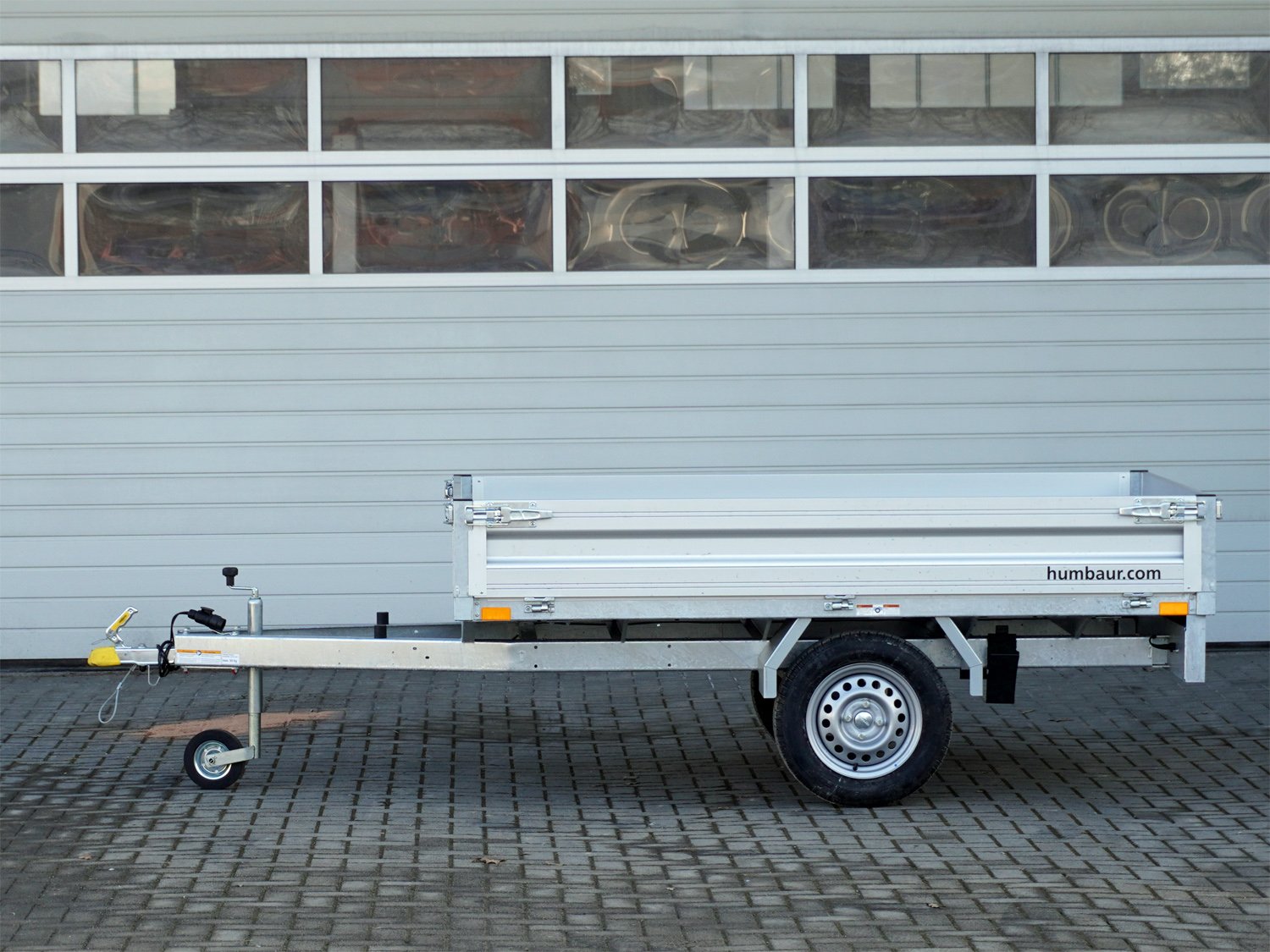 Humbaur Pritschenhochlader HU752314 – 13 Zoll Ladehöhe 69 cm – Ladefläche 230 × 140 cm – 750 kg – Einachser – Ansicht 2