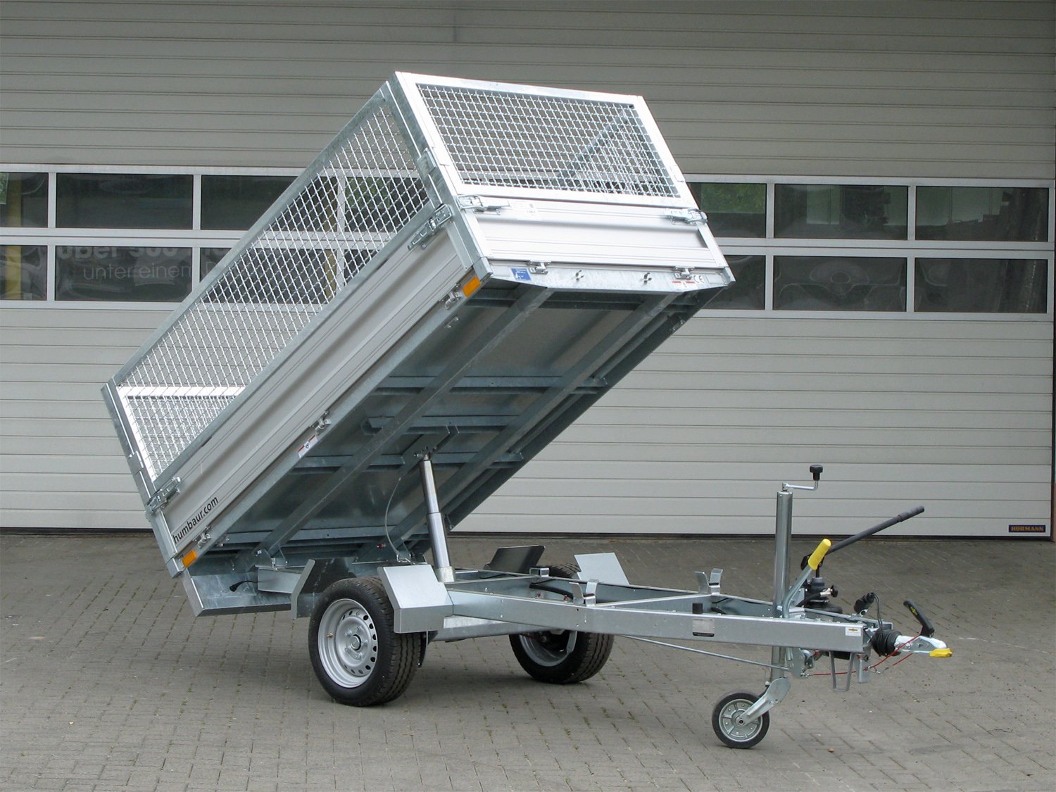 Humbaur Rückwärtskipper HUK 152314 – Gitteraufsatz FLEX e Pump – Ladefläche 230 × 140 cm – 1500 kg – Einachser – Ansicht 1