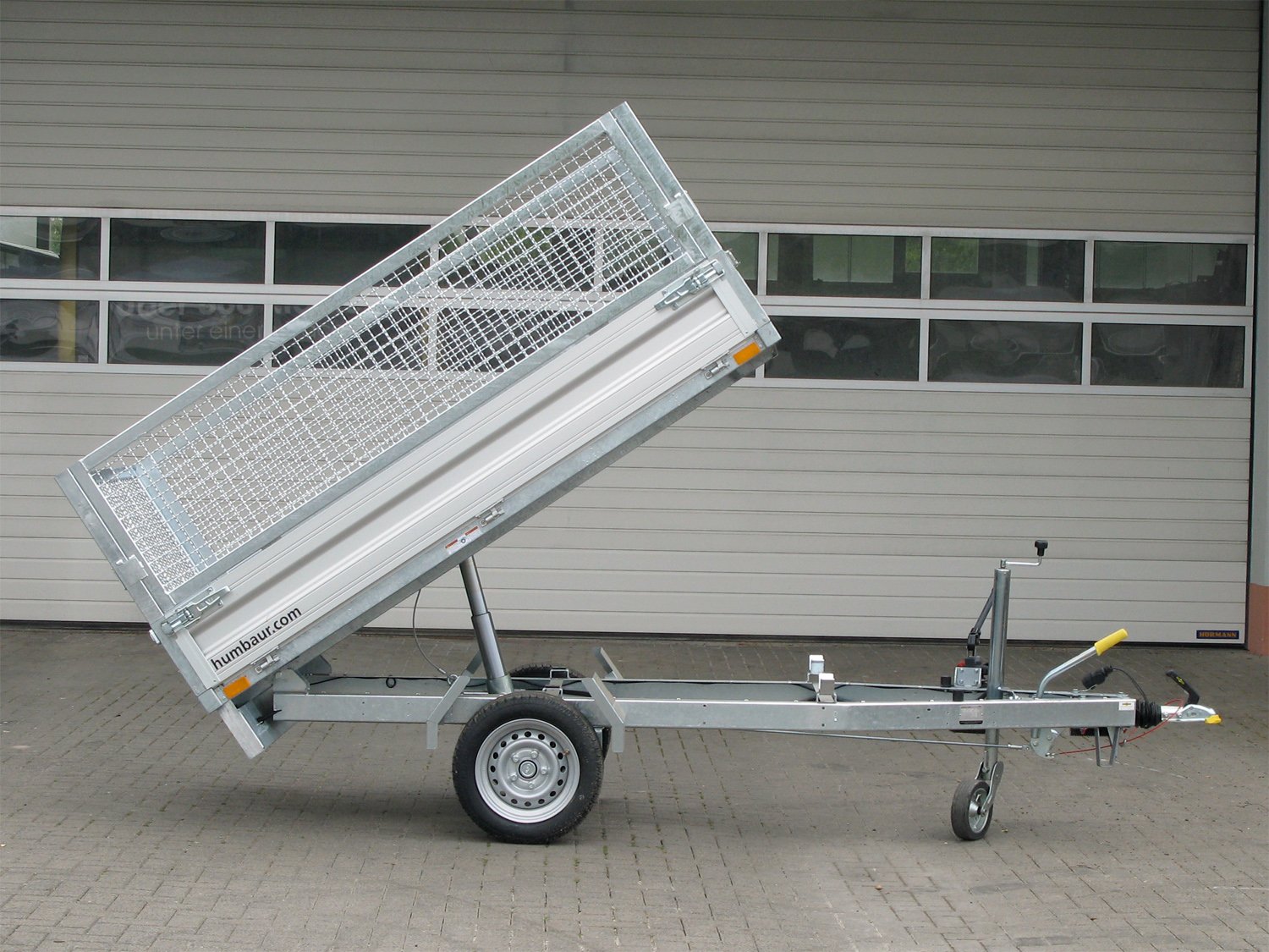 Humbaur Rückwärtskipper HUK 152314 – Gitteraufsatz – Ladefläche 230 × 140 cm – 1500 kg – Einachser – Ansicht 2