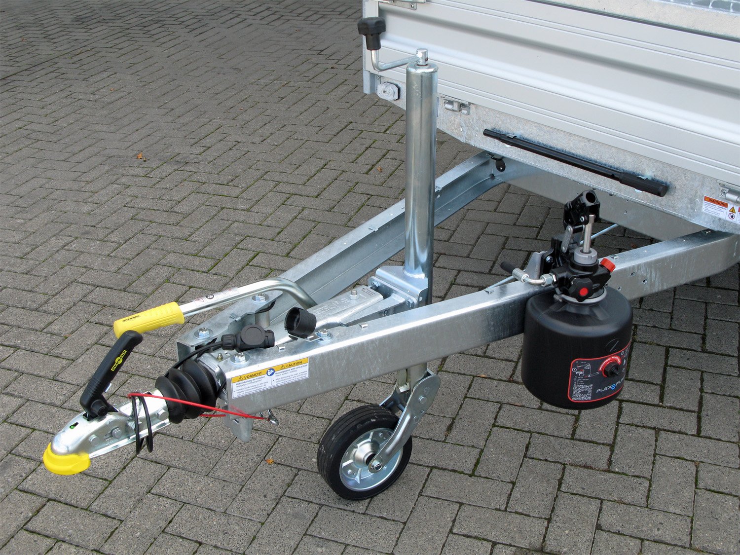 Humbaur Rückwärtskipper HUK 152715 – Gitteraufsatz und FLEXePUMP – Ladefläche 268 × 150 cm – 1500 kg – Einachser – Ansicht 5