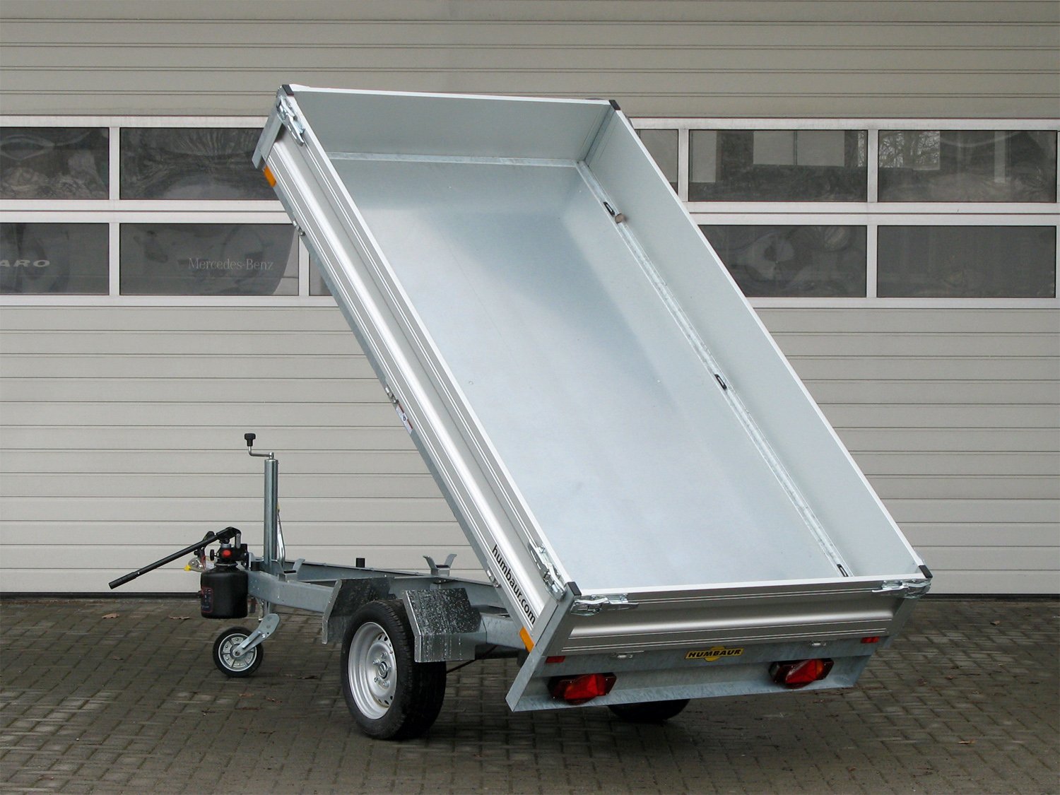 Humbaur Rückwärtskipper HUK 182715 – Ladefläche 268 × 150 cm – 1800 kg – Einachser – Ansicht 2