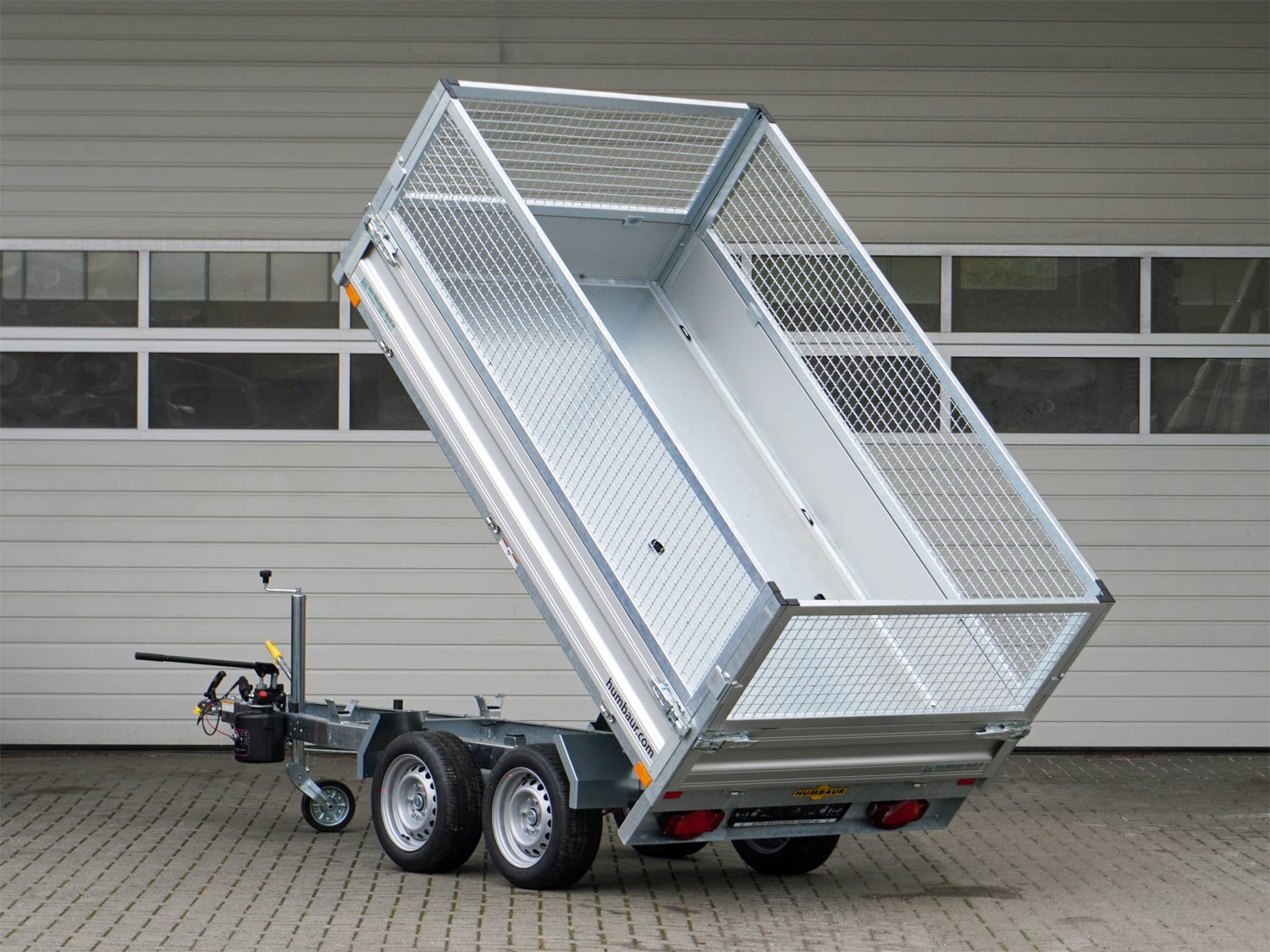 Humbaur Rückwärtskipper HUK 272715 – Gitteraufsatz – Ladefläche 268 × 150 cm – 2700 kg – Tandemachser – Ansicht 2