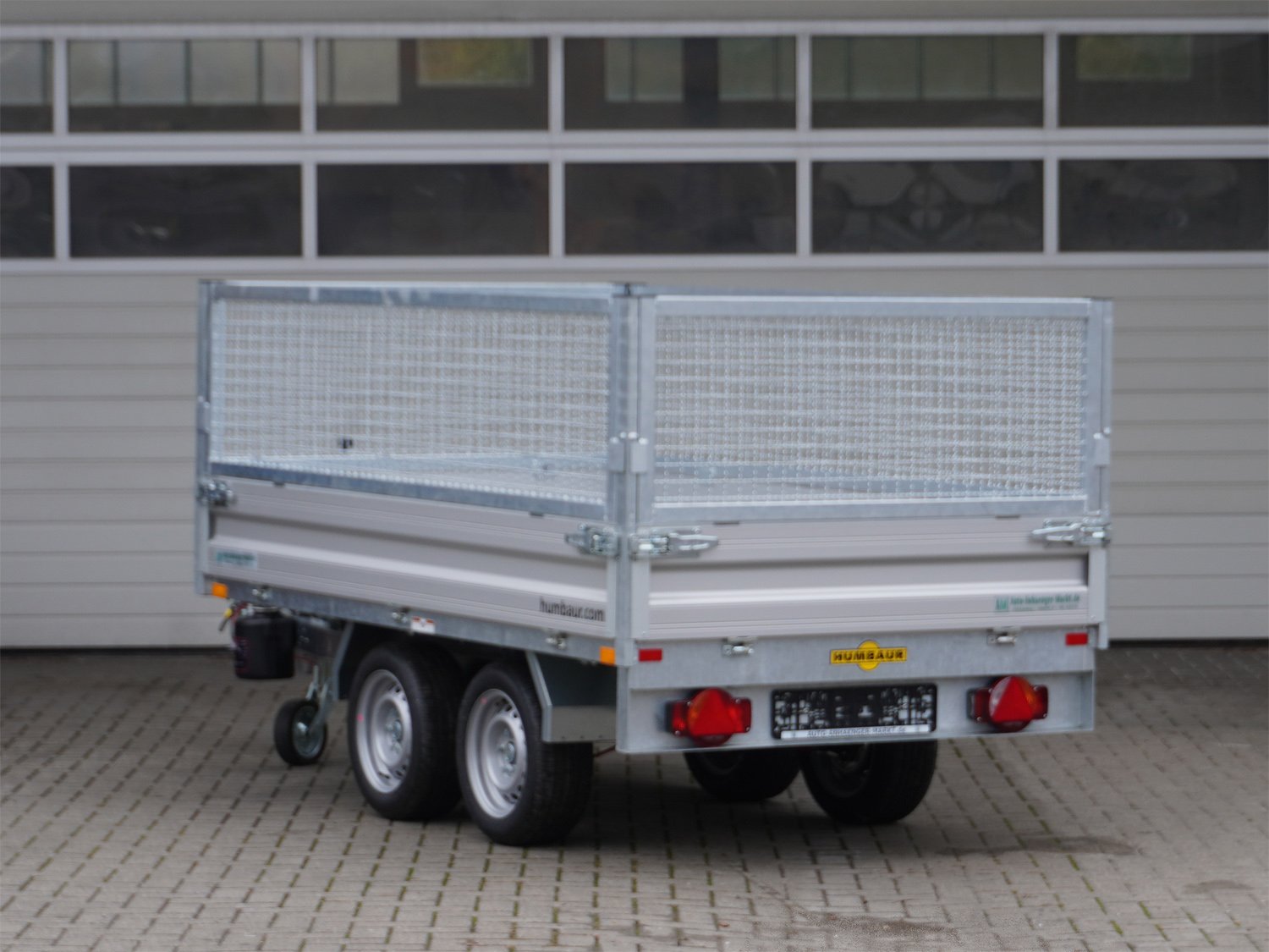Humbaur Rückwärtskipper HUK 272715 – Gitteraufsatz – Ladefläche 268 × 150 cm – 2700 kg – Tandemachser – Ansicht 4