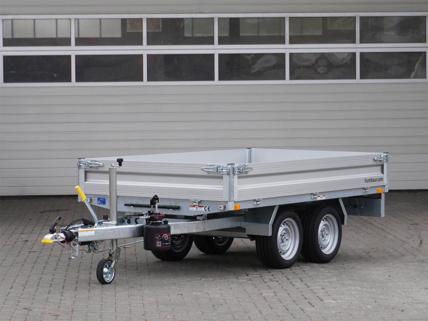 Humbaur Rückwärtskipper HUK 272715 – Handpumpe und FLEXePump – Ladefläche 268 × 150 cm – 2700 kg – Tandemachser – Ansicht 4